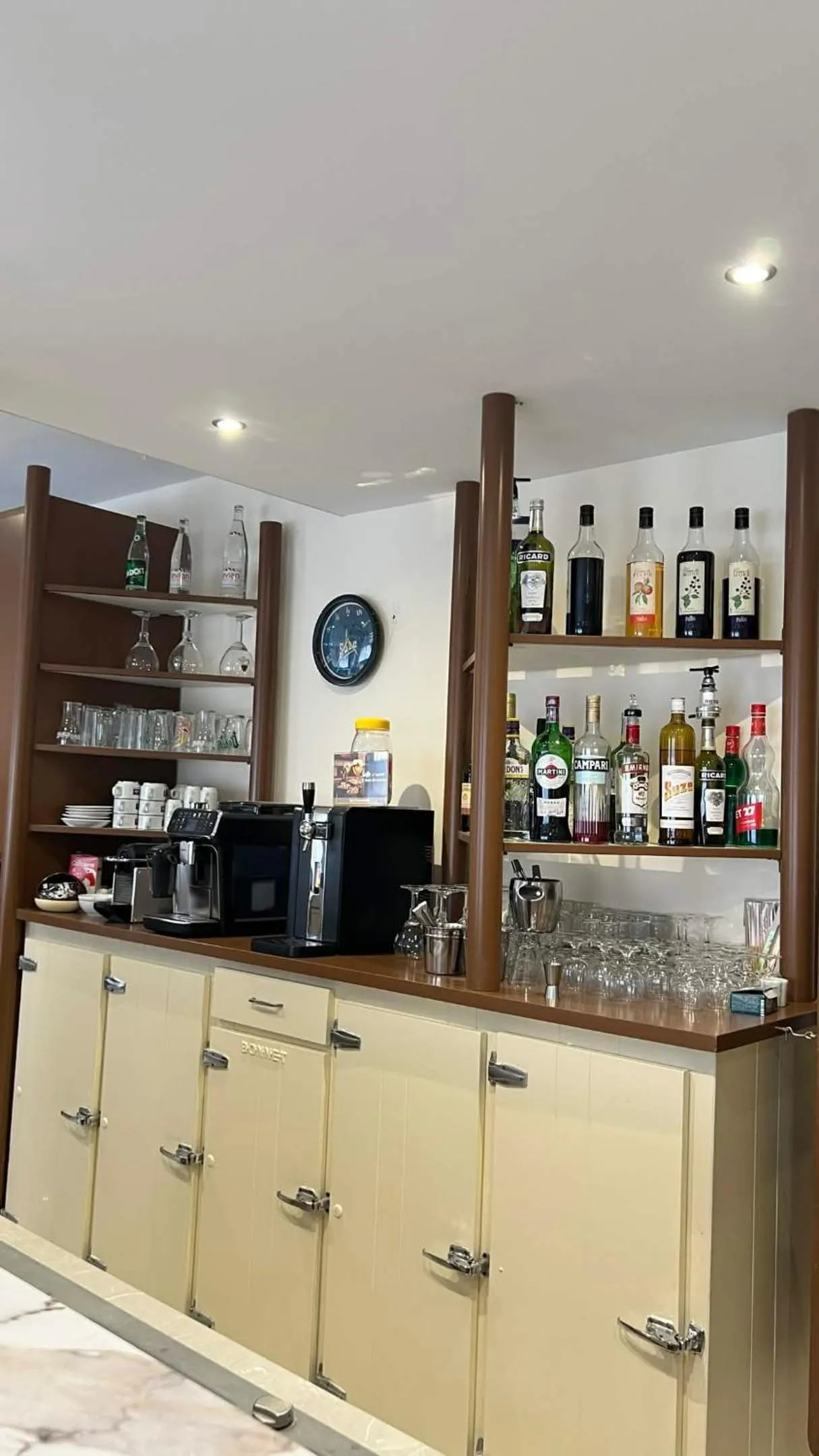 Lounge or bar in Contact Hôtel Le Continental