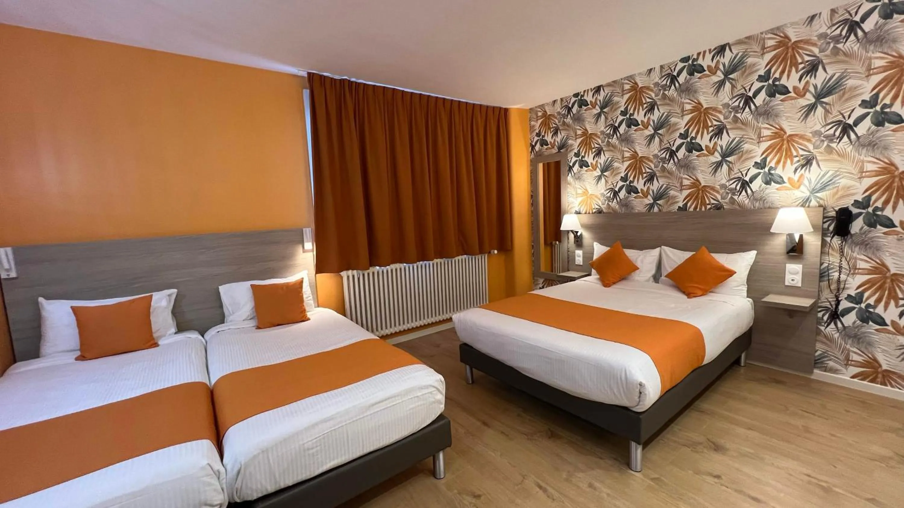 Bed in Contact Hôtel Le Continental