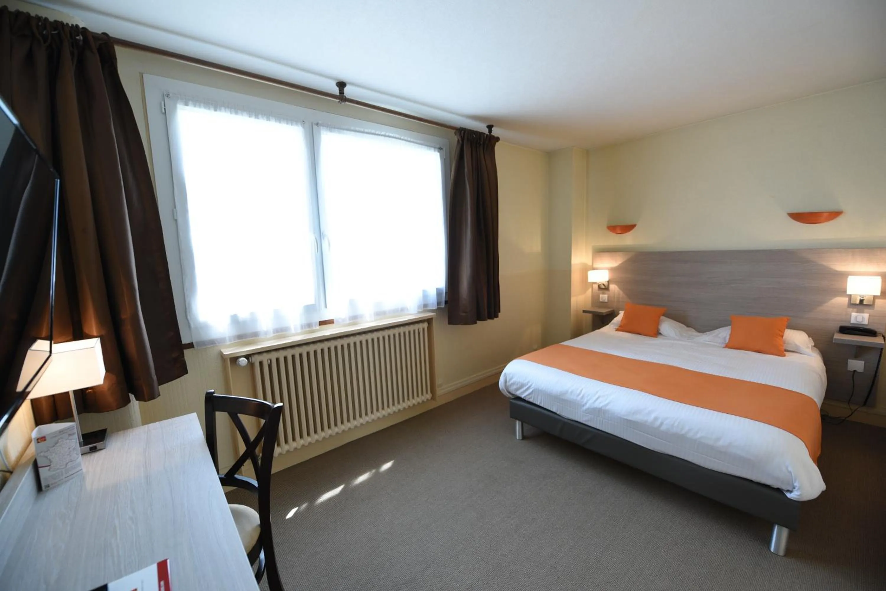 Bed in Hôtel Continental