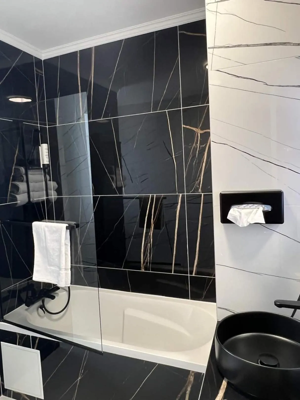 Contact Hôtel Le Continental