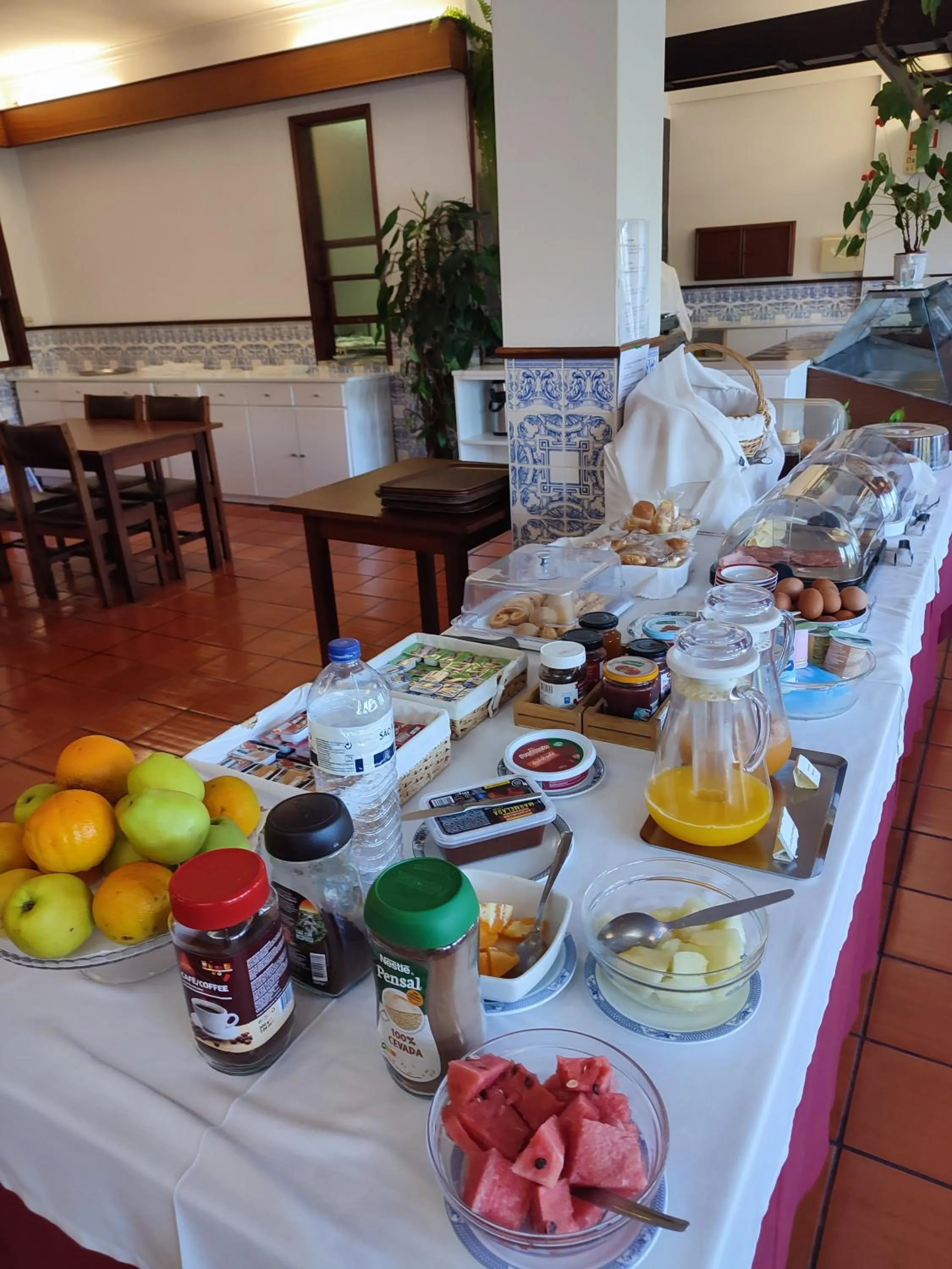 Continental breakfast in Hotel Rio Cávado