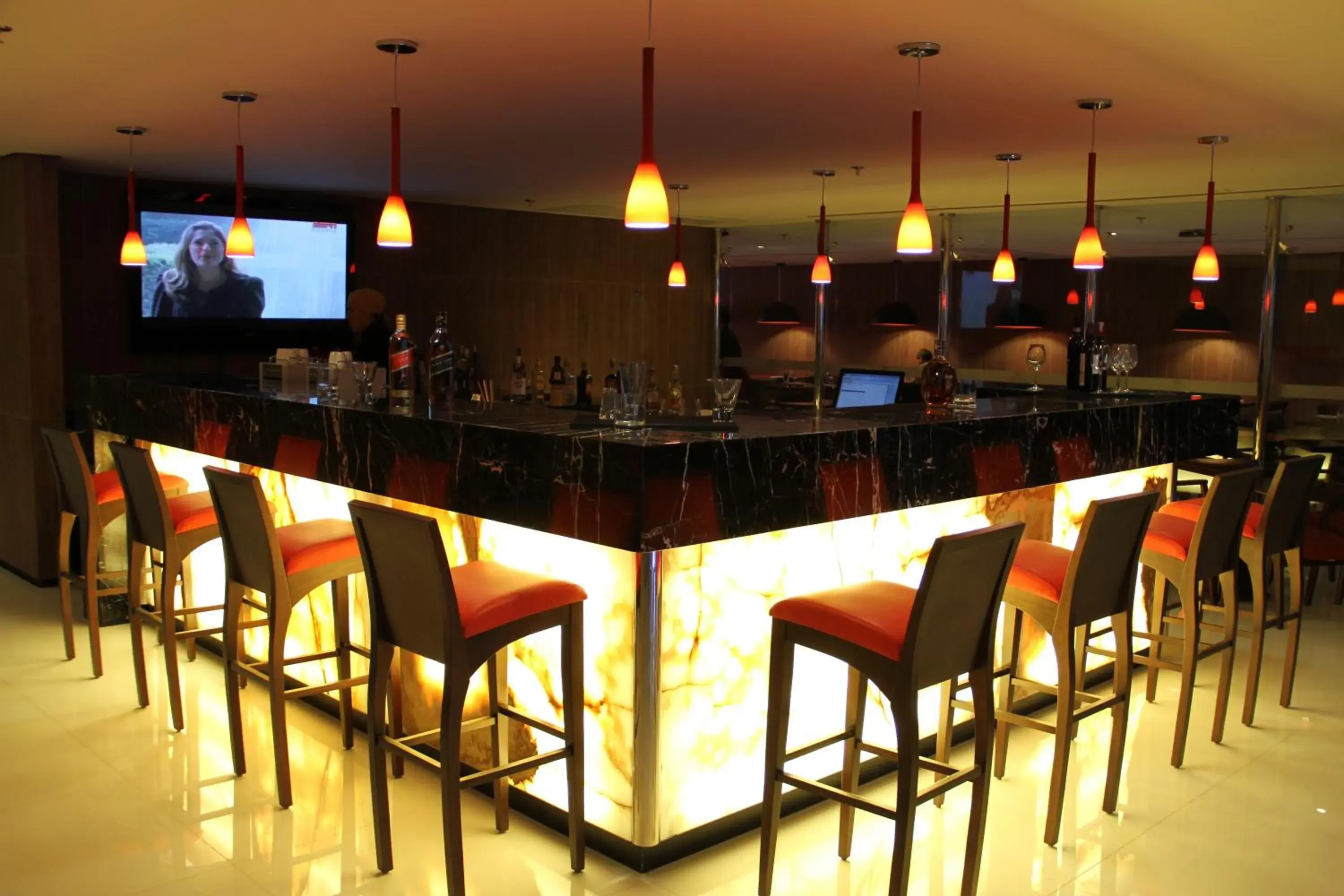 Lounge or bar in Radisson Hotel Belém Lounge or bar in Radisson Hotel Belém