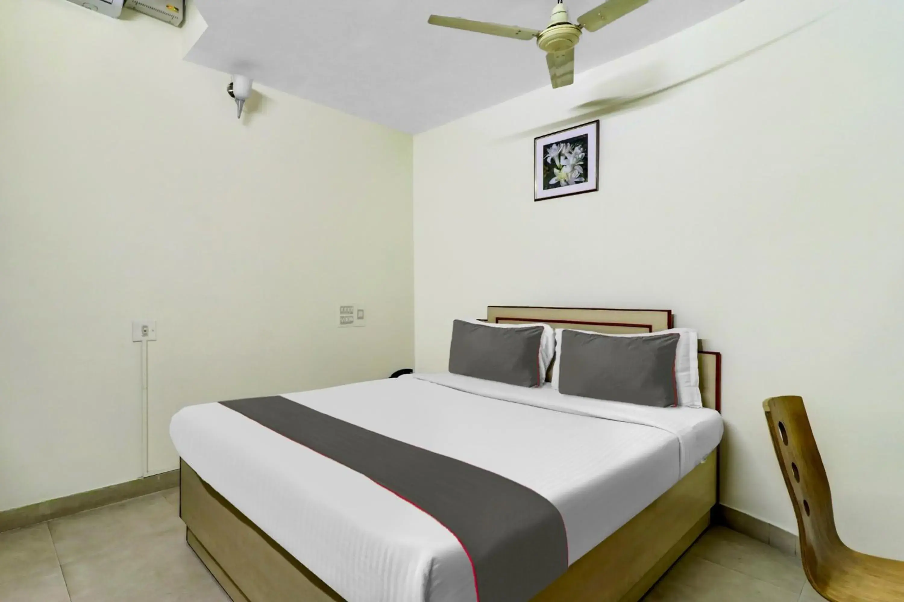 Bedroom, Bed in Collection O Madhura Residency Bedroom, Bed in Collection O Madhura Residency