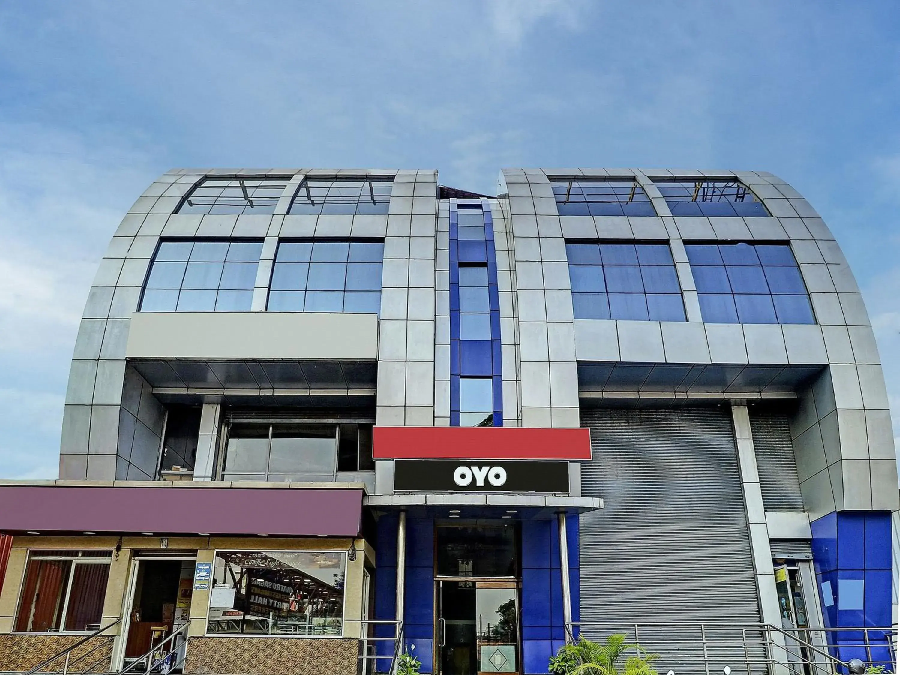 Facade/entrance in Collection O Madhura Residency Facade/entrance in Collection O Madhura Residency