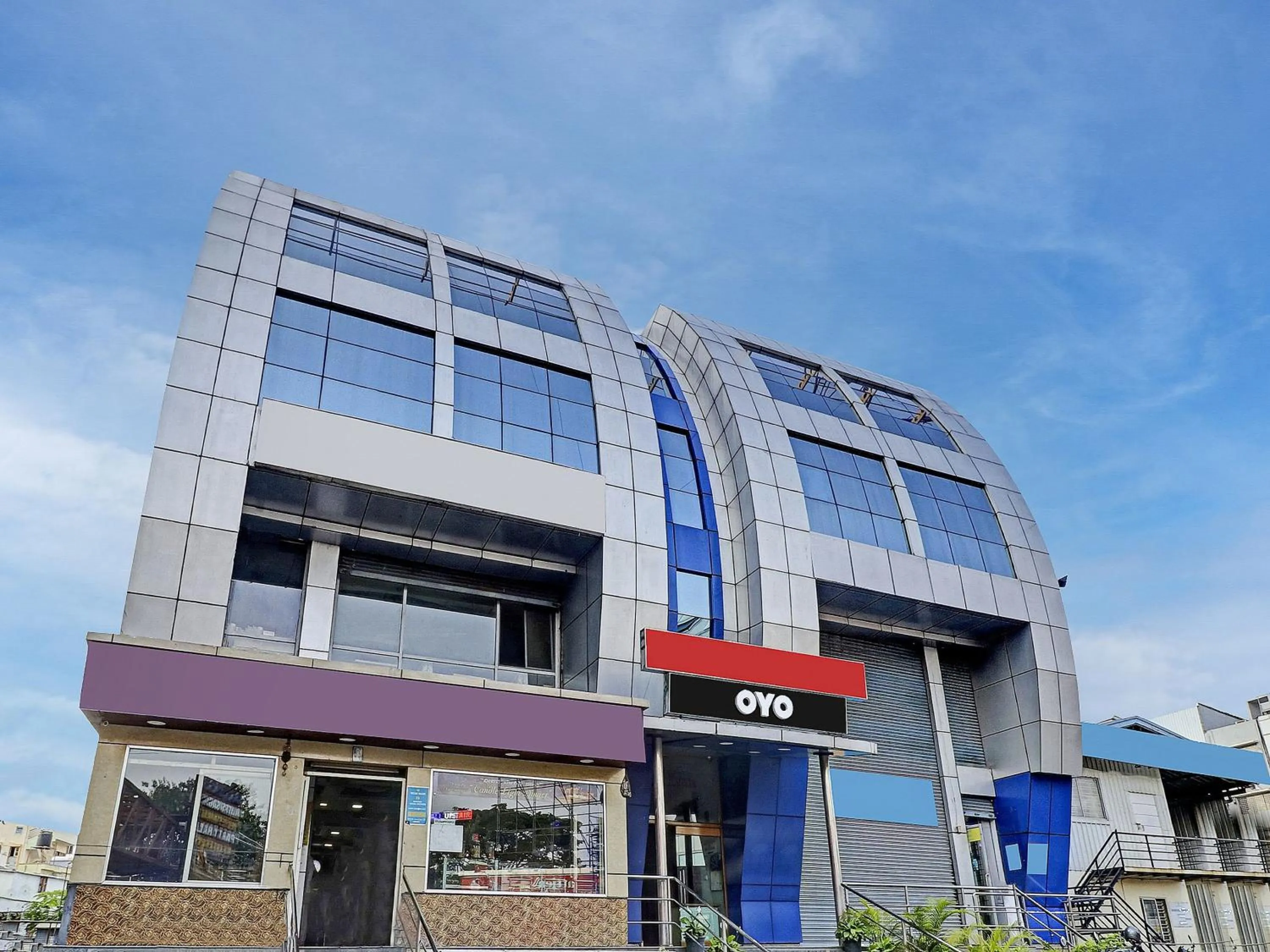 Facade/entrance in Collection O Madhura Residency