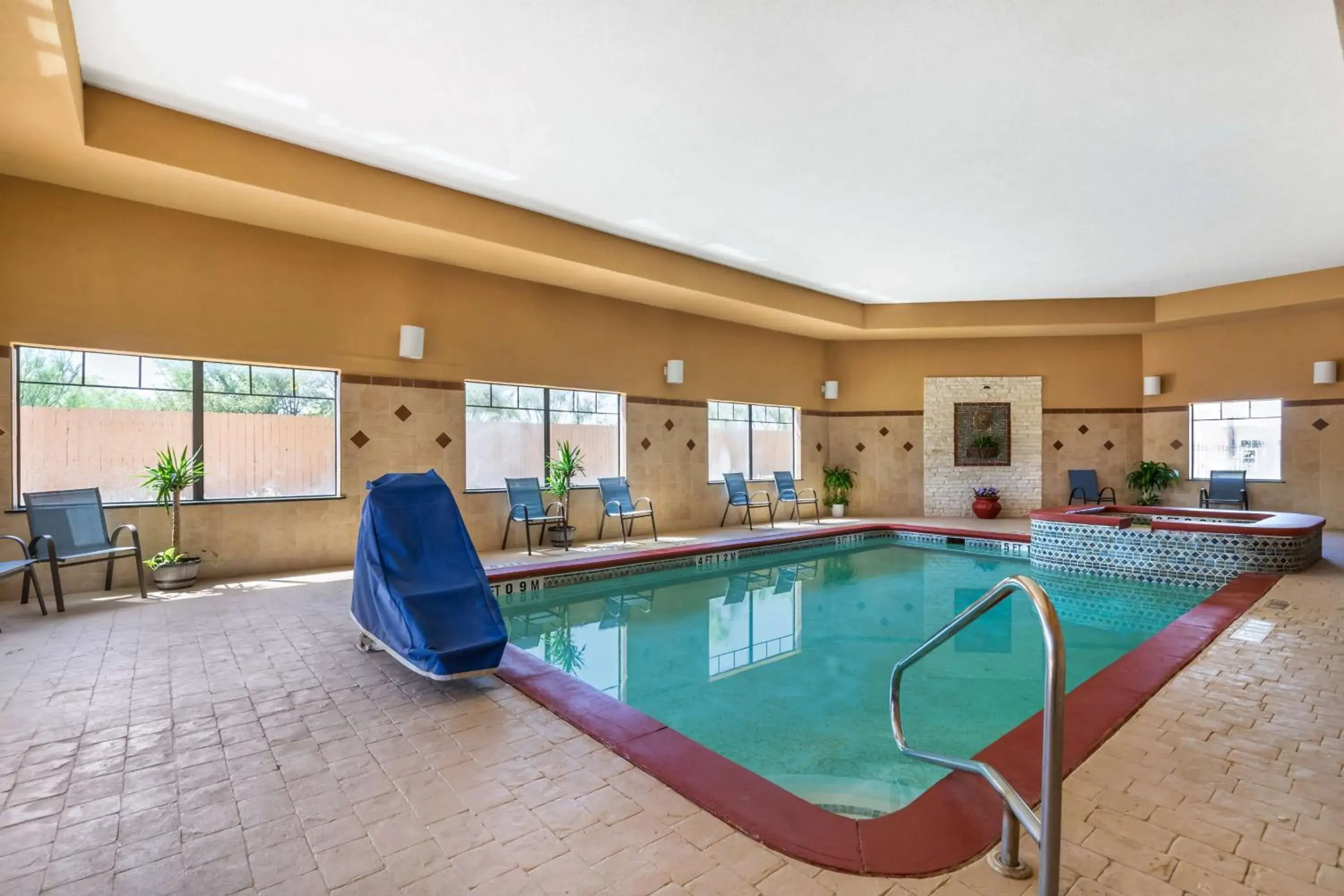 Pool view in Best Western Plus Lytle Inn and Suites Pool view in Best Western Plus Lytle Inn and Suites