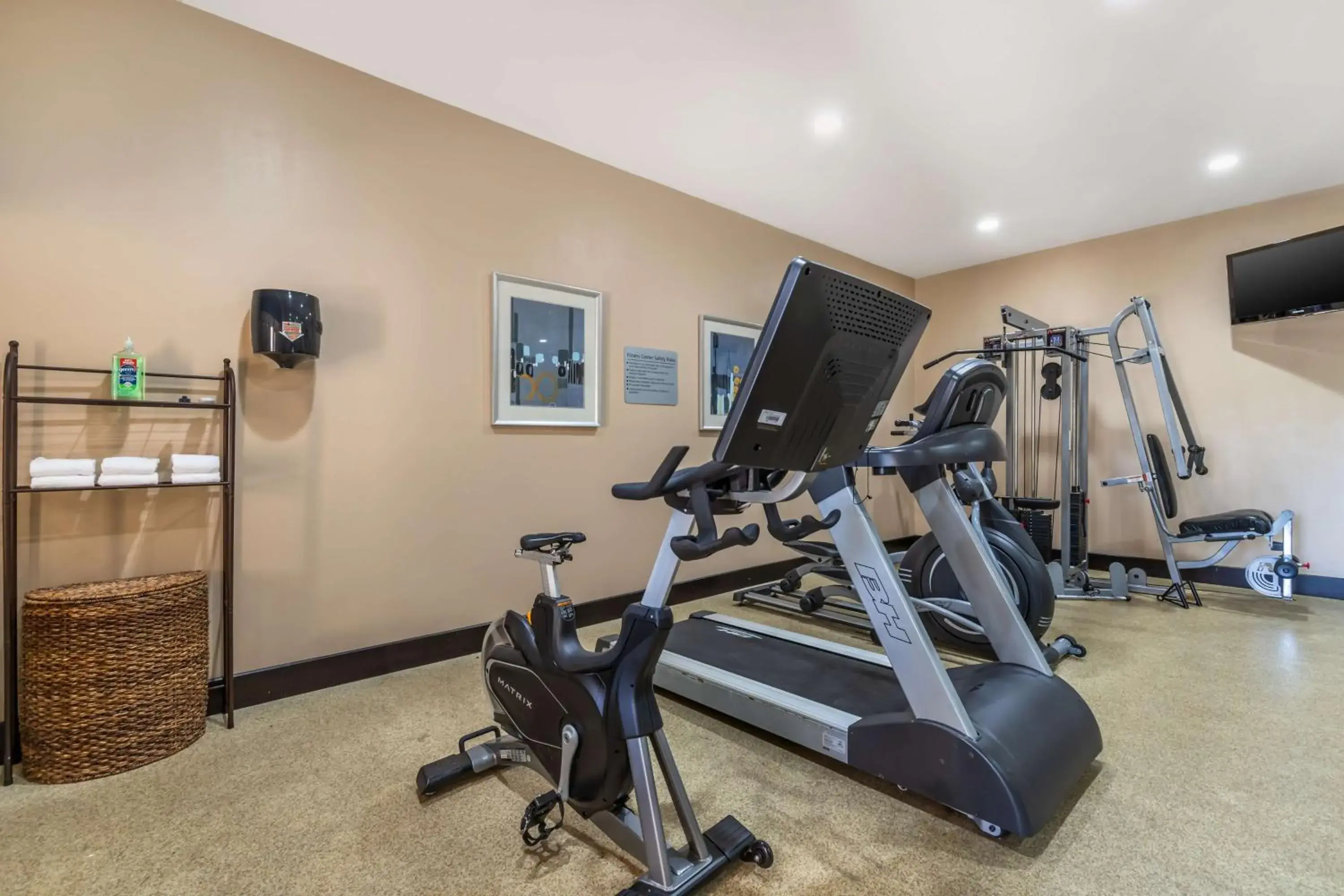 Fitness centre/facilities in Best Western Plus Lytle Inn and Suites Fitness centre/facilities in Best Western Plus Lytle Inn and Suites