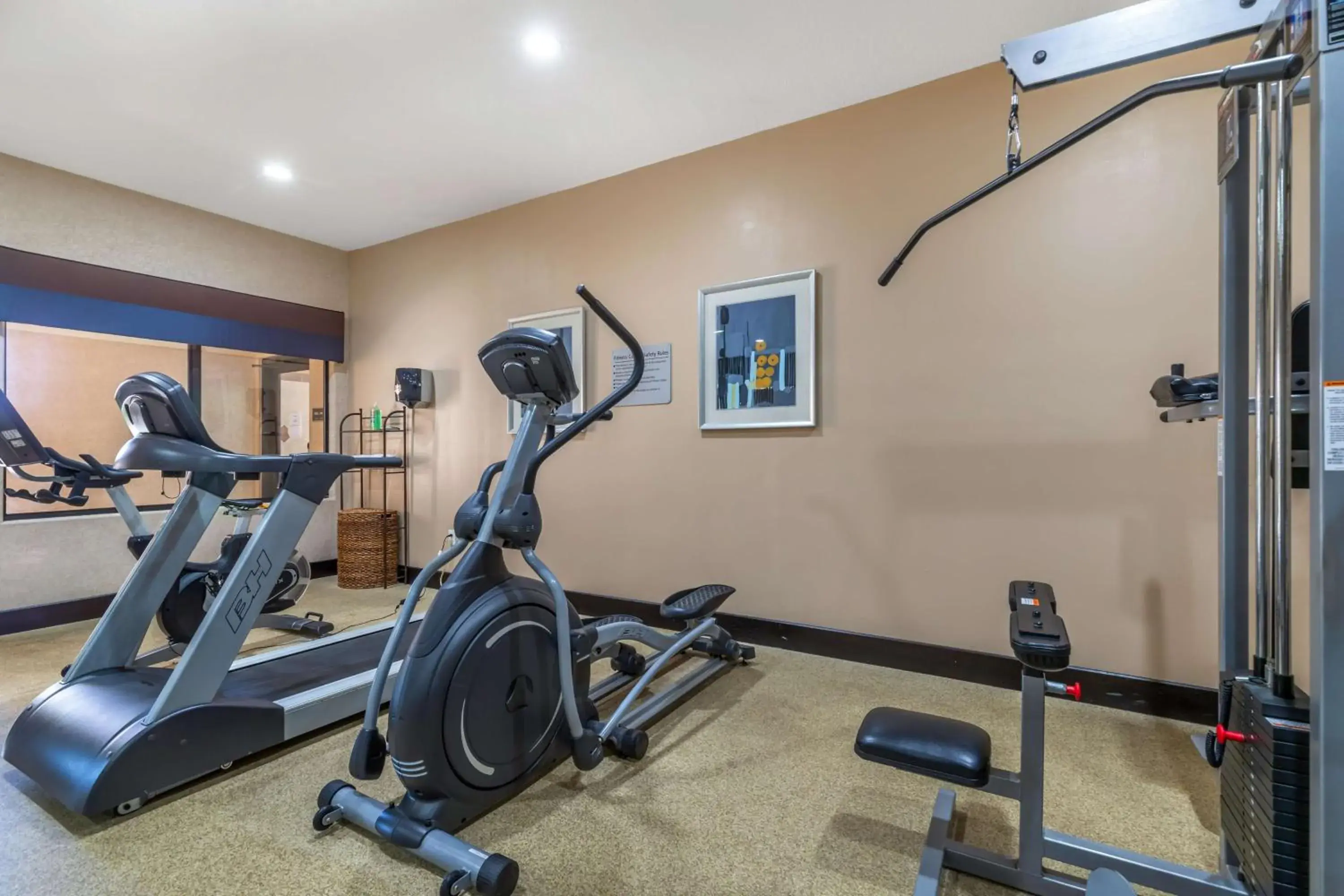 Fitness centre/facilities in Best Western Plus Lytle Inn and Suites Fitness centre/facilities in Best Western Plus Lytle Inn and Suites