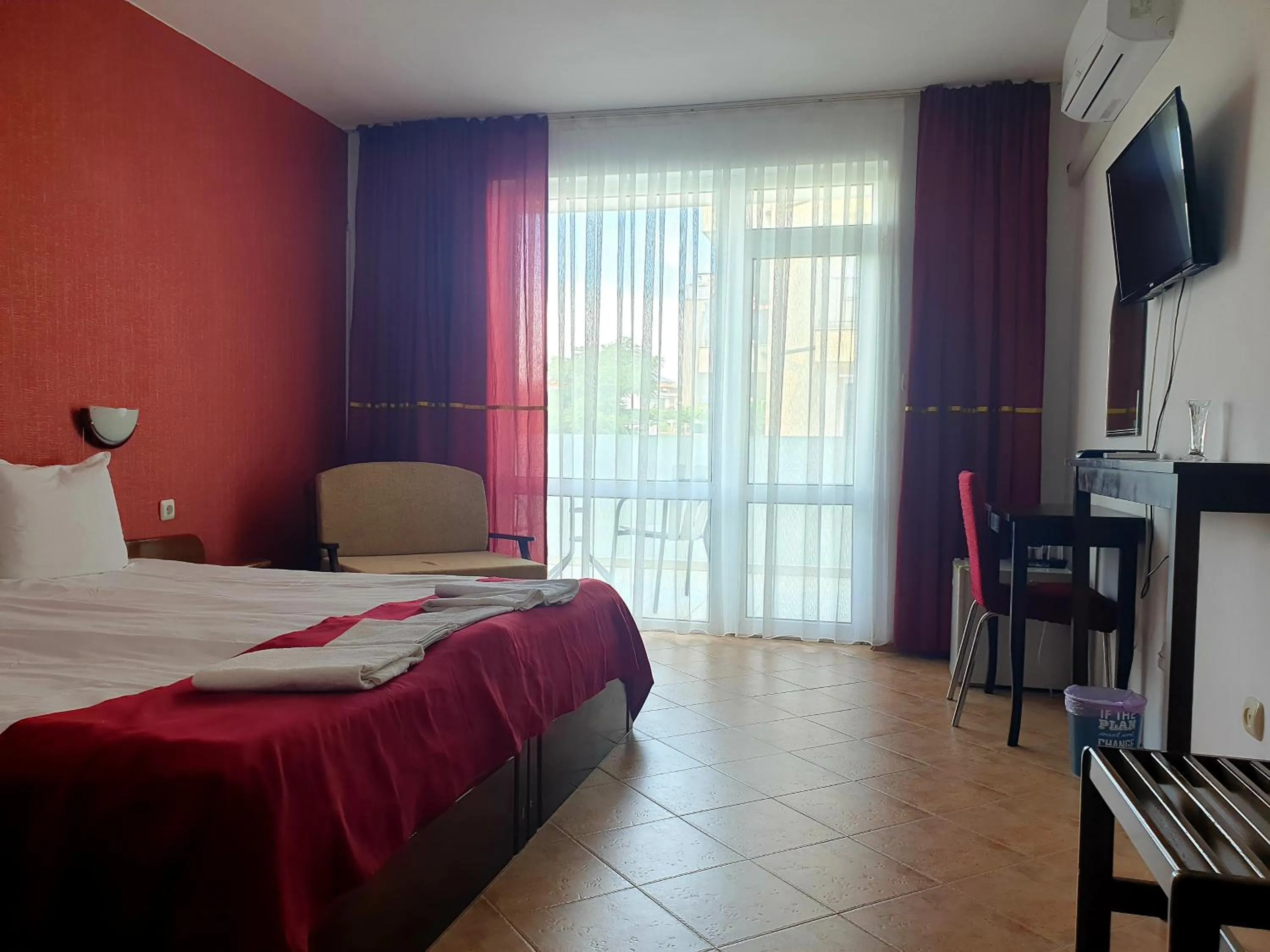 Photo of the whole room, Bed in Hotel Feniks Lozenets