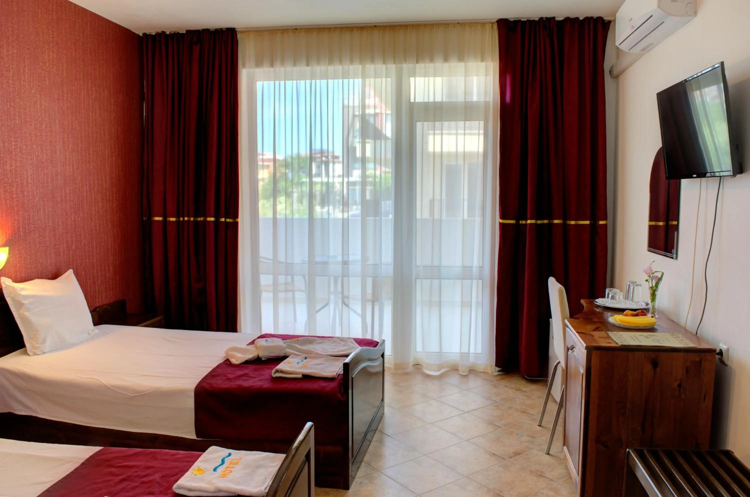 Photo of the whole room, Bed in Hotel Feniks Lozenets