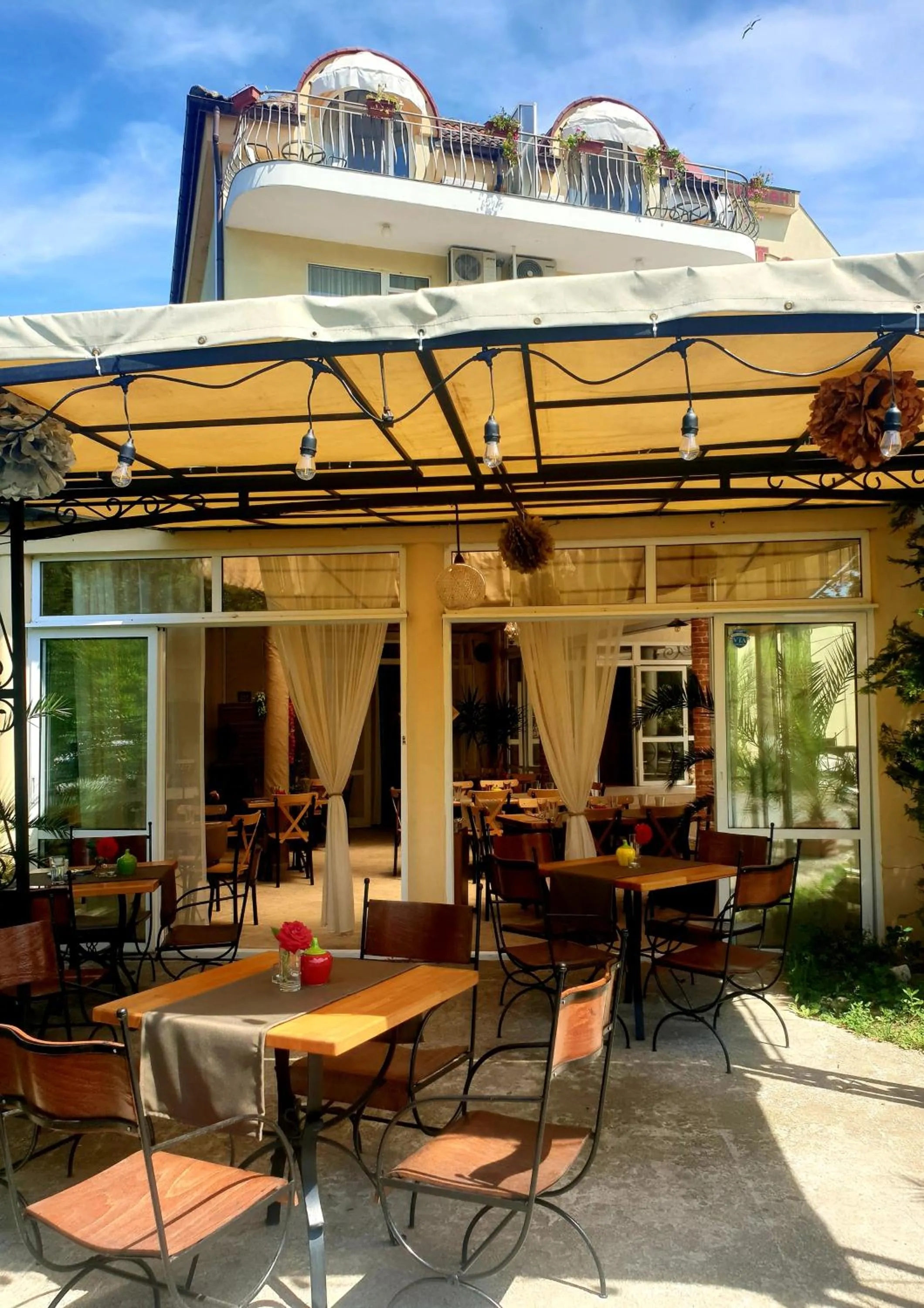 Restaurant/places to eat in Hotel Feniks Lozenets