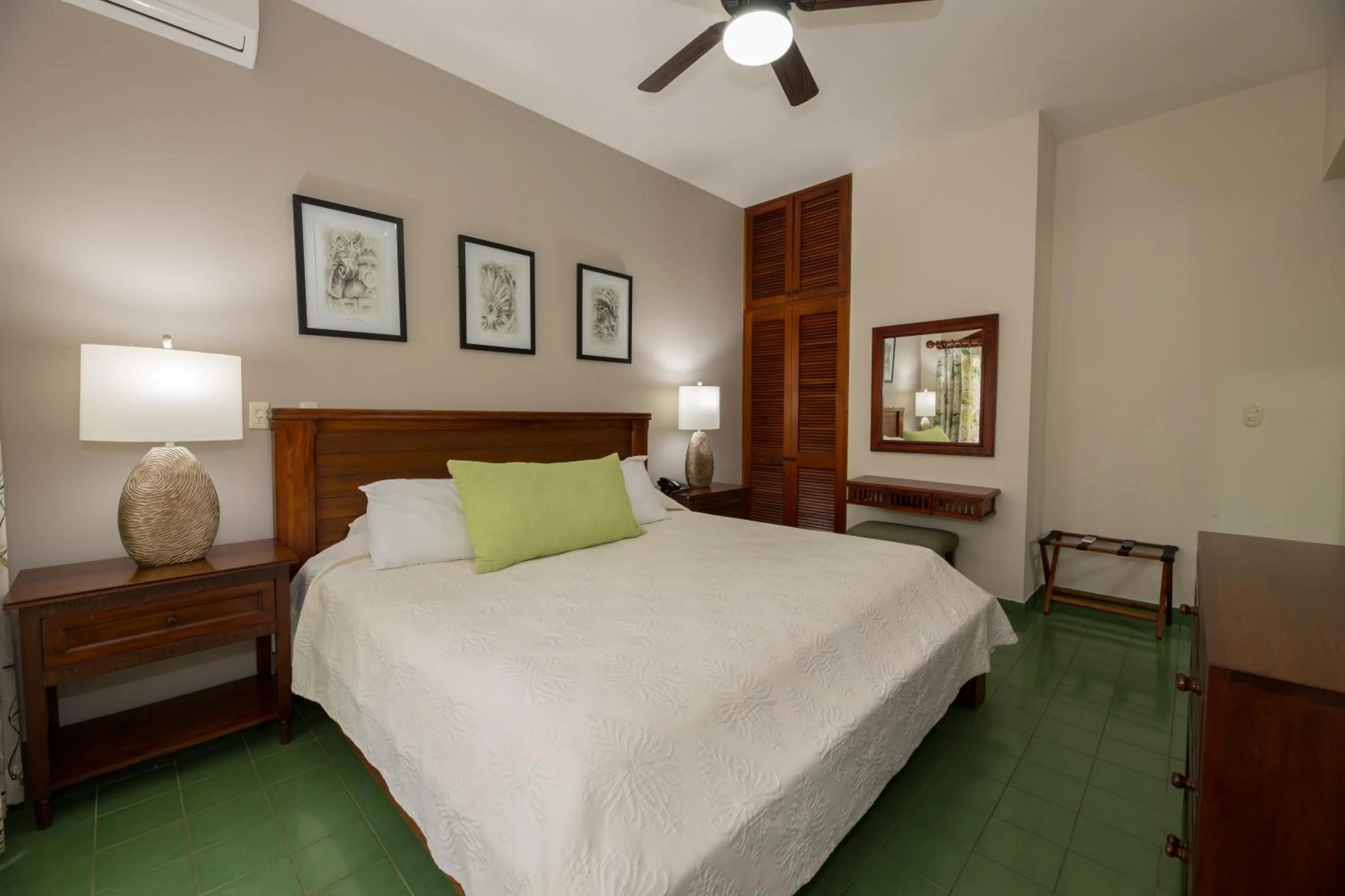 Bed in Club del Mar Oceanfront