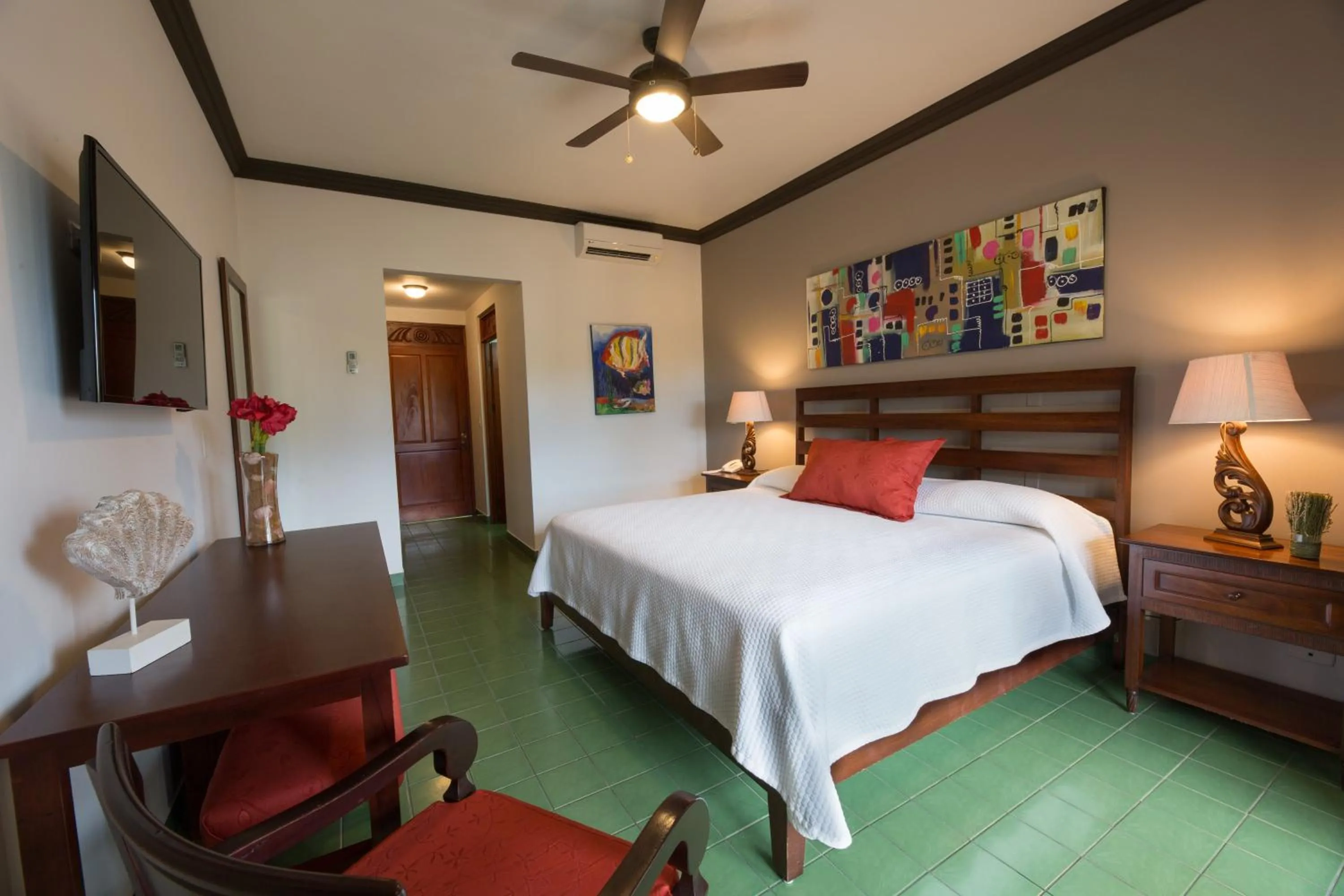 Balcony/Terrace, Bed in Club del Mar Oceanfront