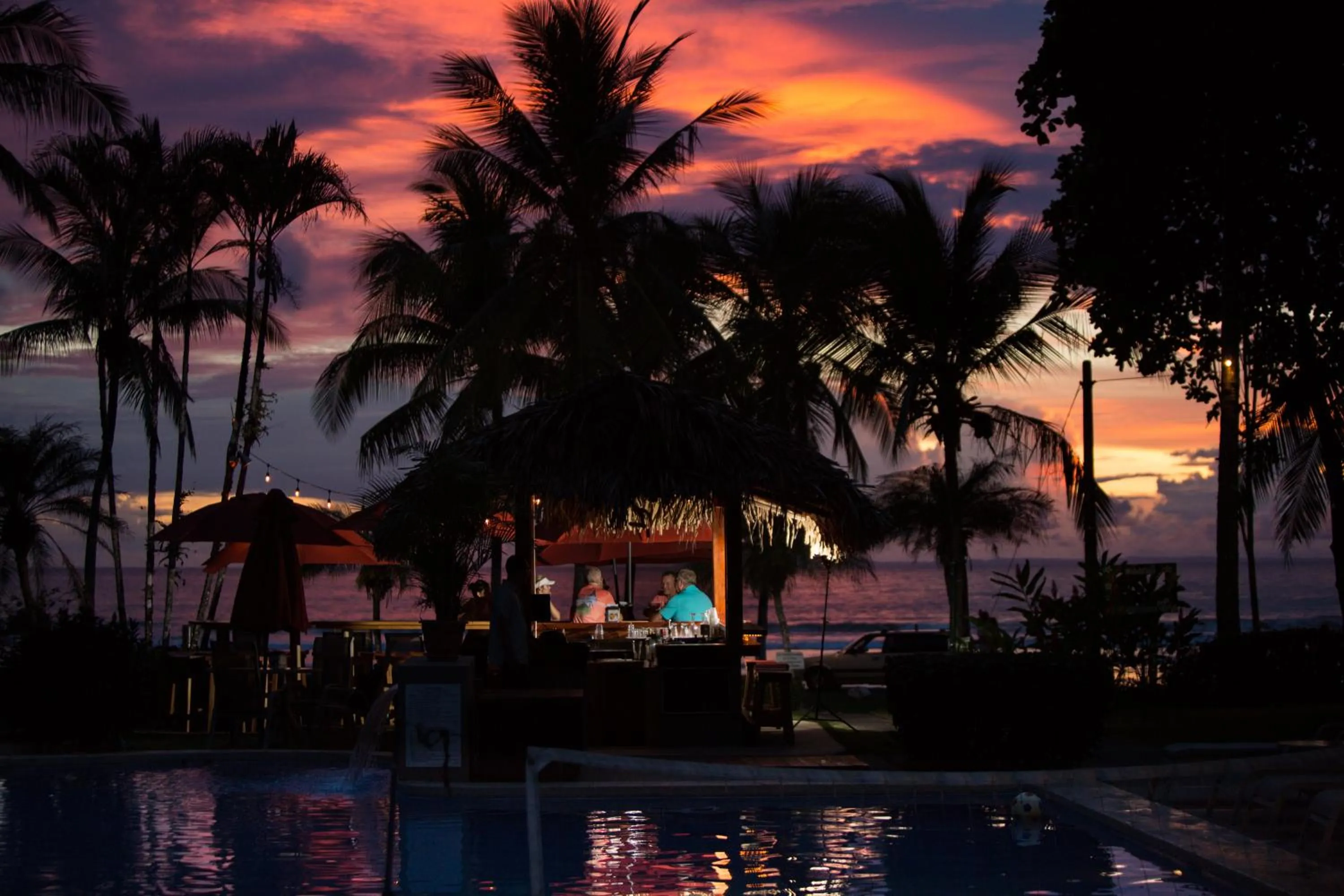 Drinks in Club del Mar Oceanfront