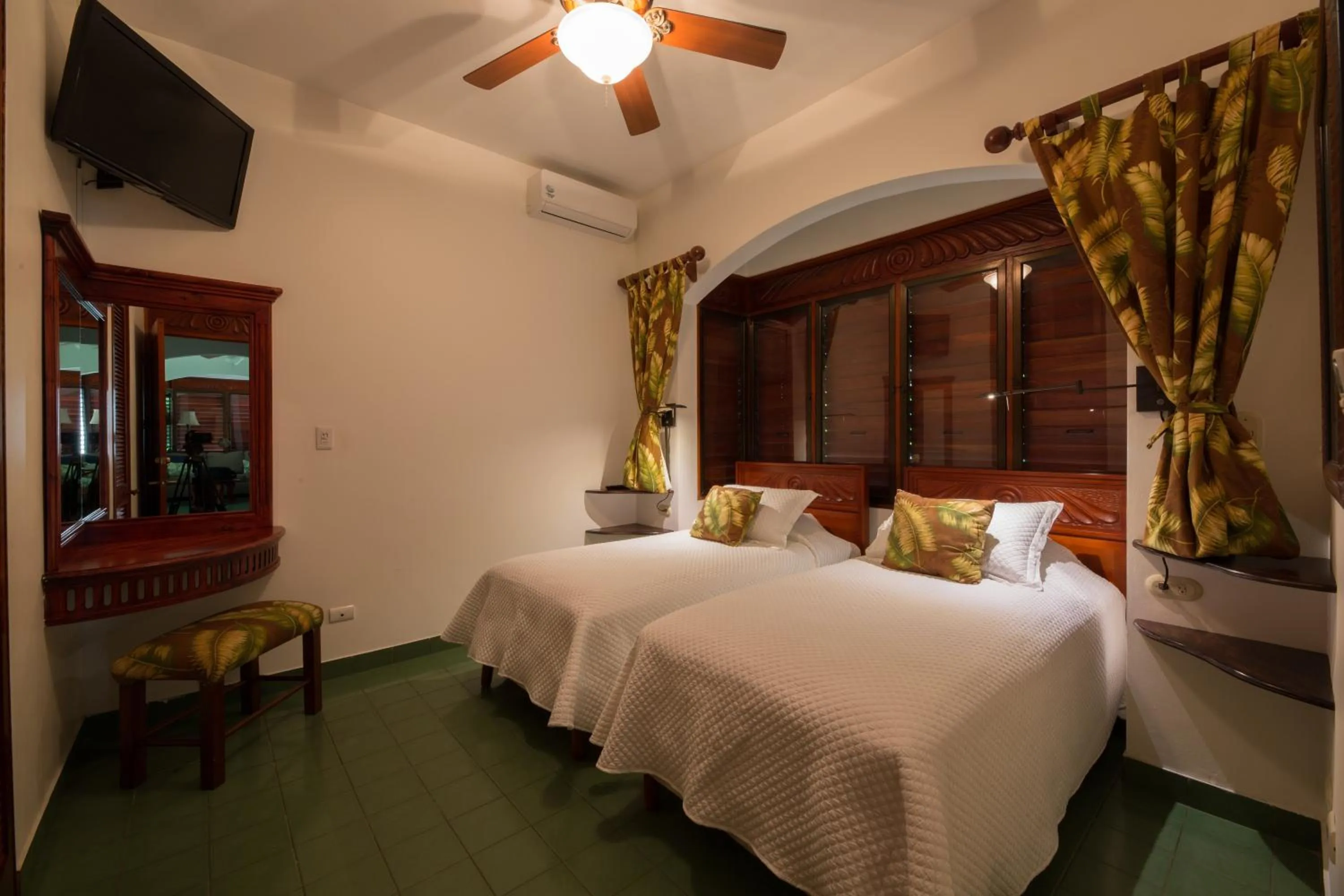 Bed in Club del Mar Oceanfront