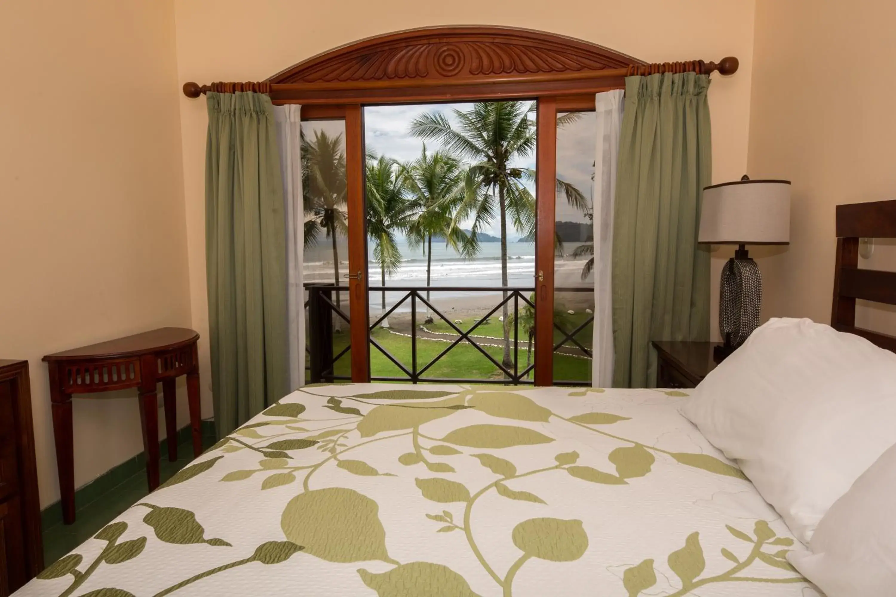 Ocean Front 2 Bedroom Condo in Club del Mar Oceanfront Ocean Front 2 Bedroom Condo in Club del Mar Oceanfront