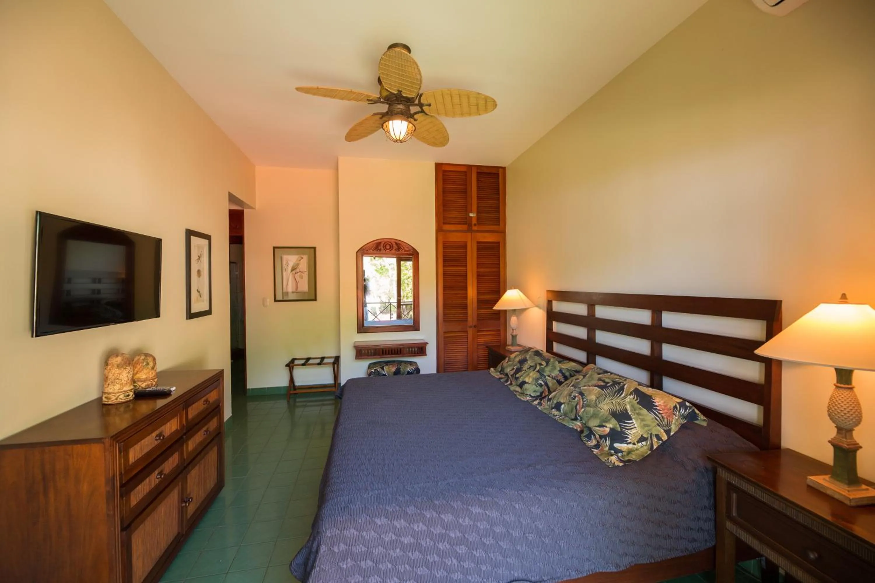 Bedroom, Bed in Club del Mar Oceanfront