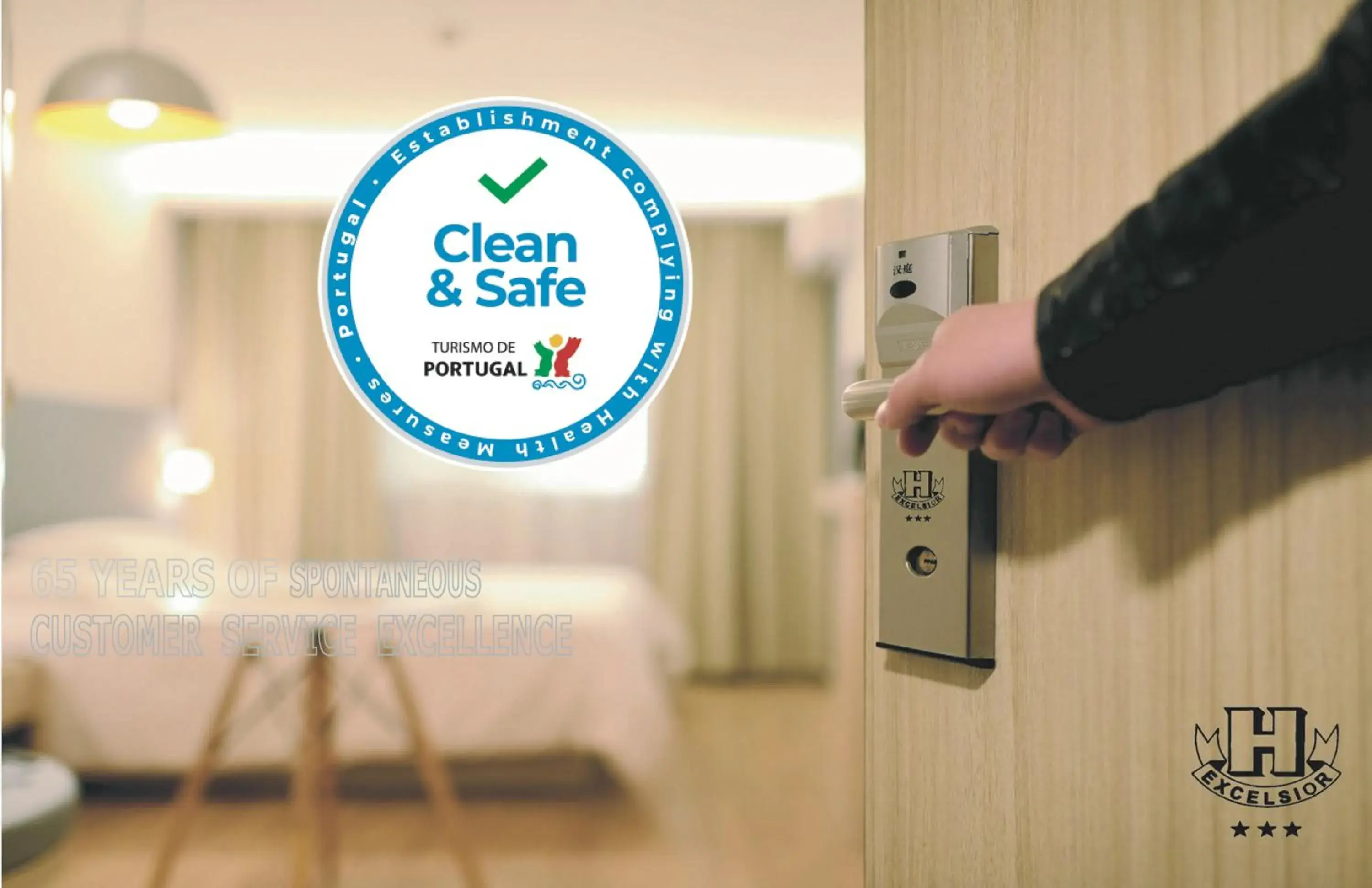 Bed in Hotel Excelsior Bed in Hotel Excelsior