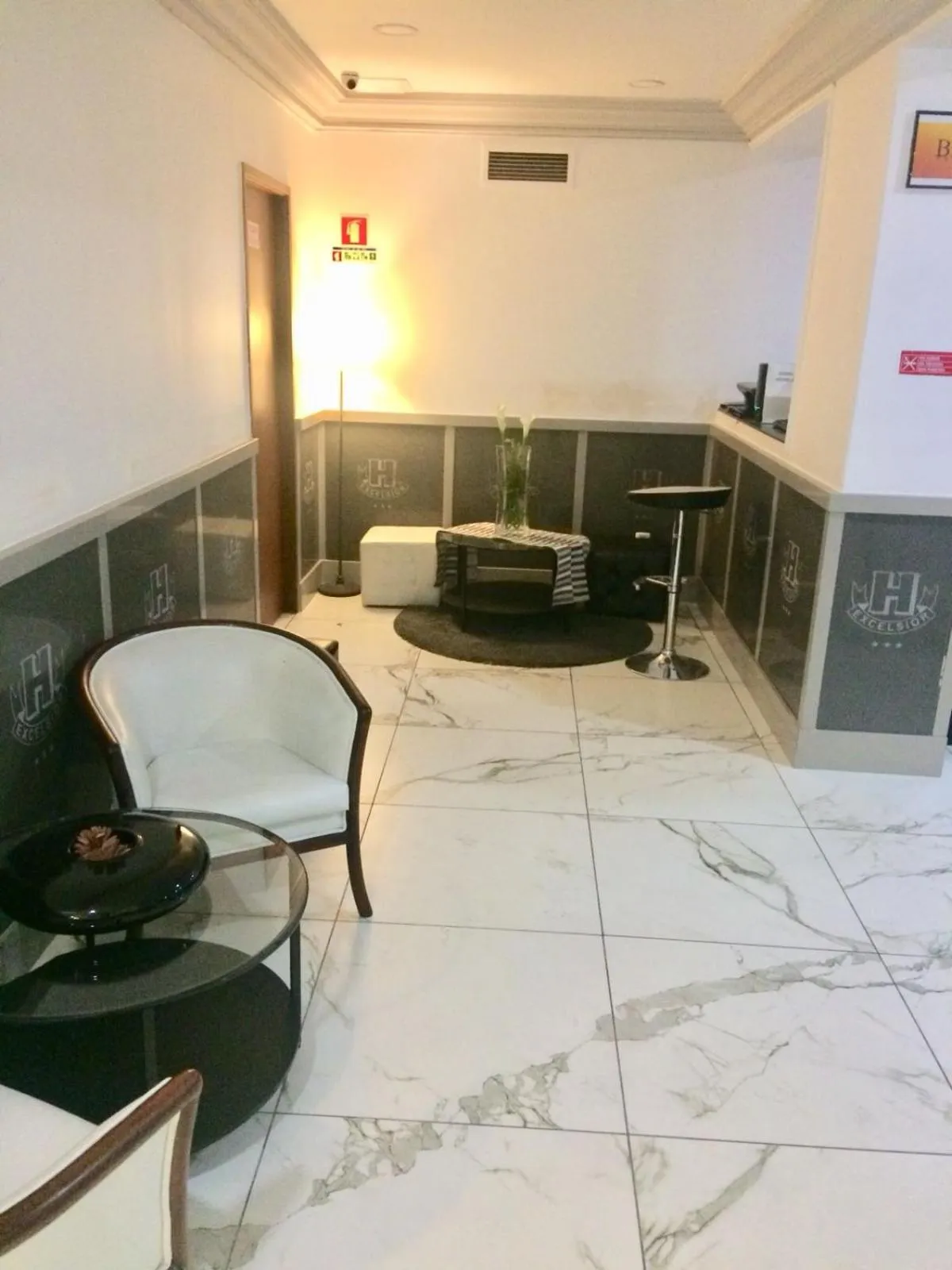 Communal lounge/ TV room in Hotel Excelsior