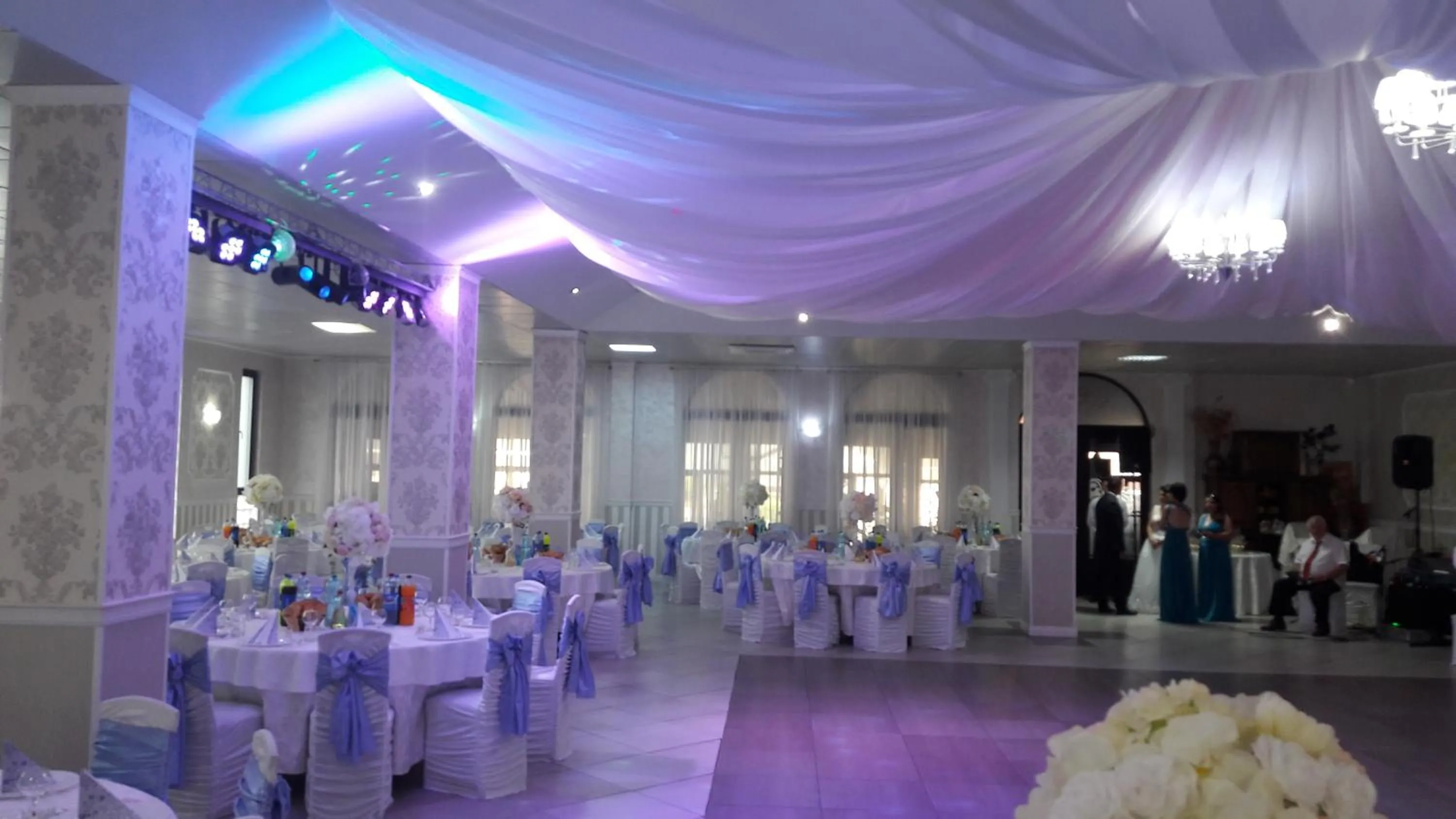 Restaurant/places to eat in Pensiunea Jacqueline