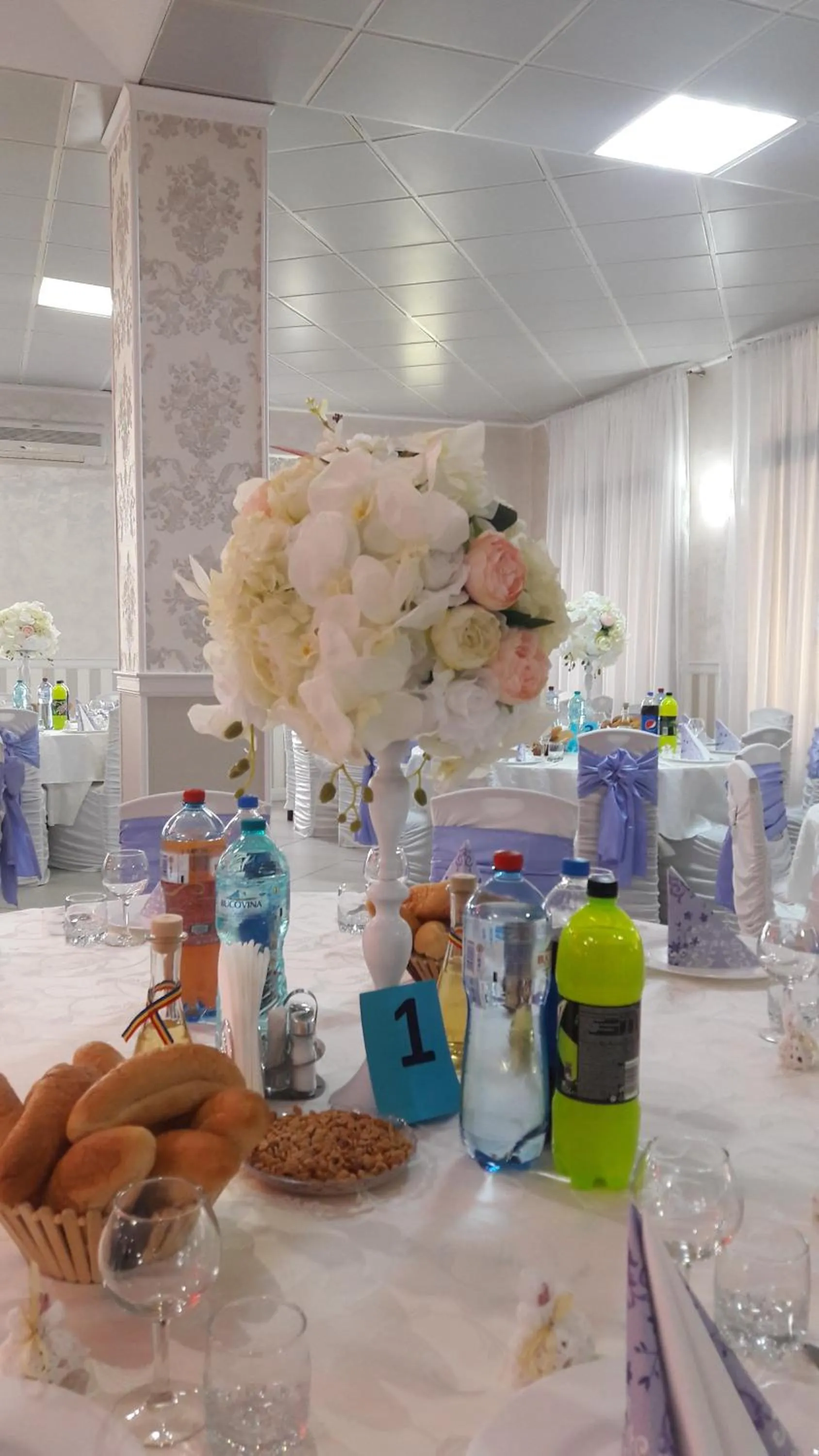 Restaurant/places to eat in Pensiunea Jacqueline