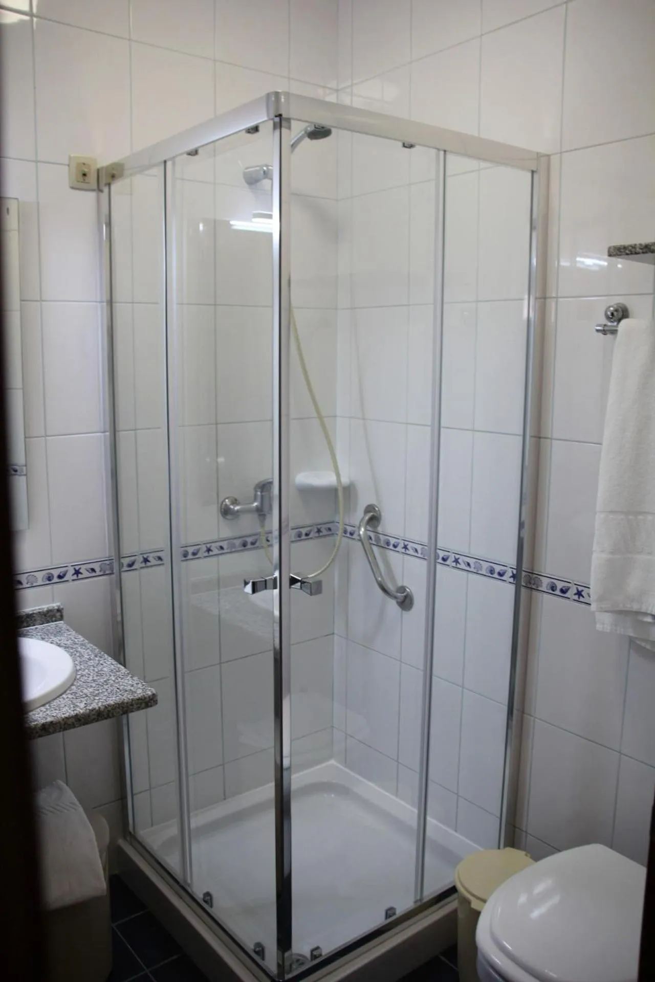 Shower in Hotel Joao Capela