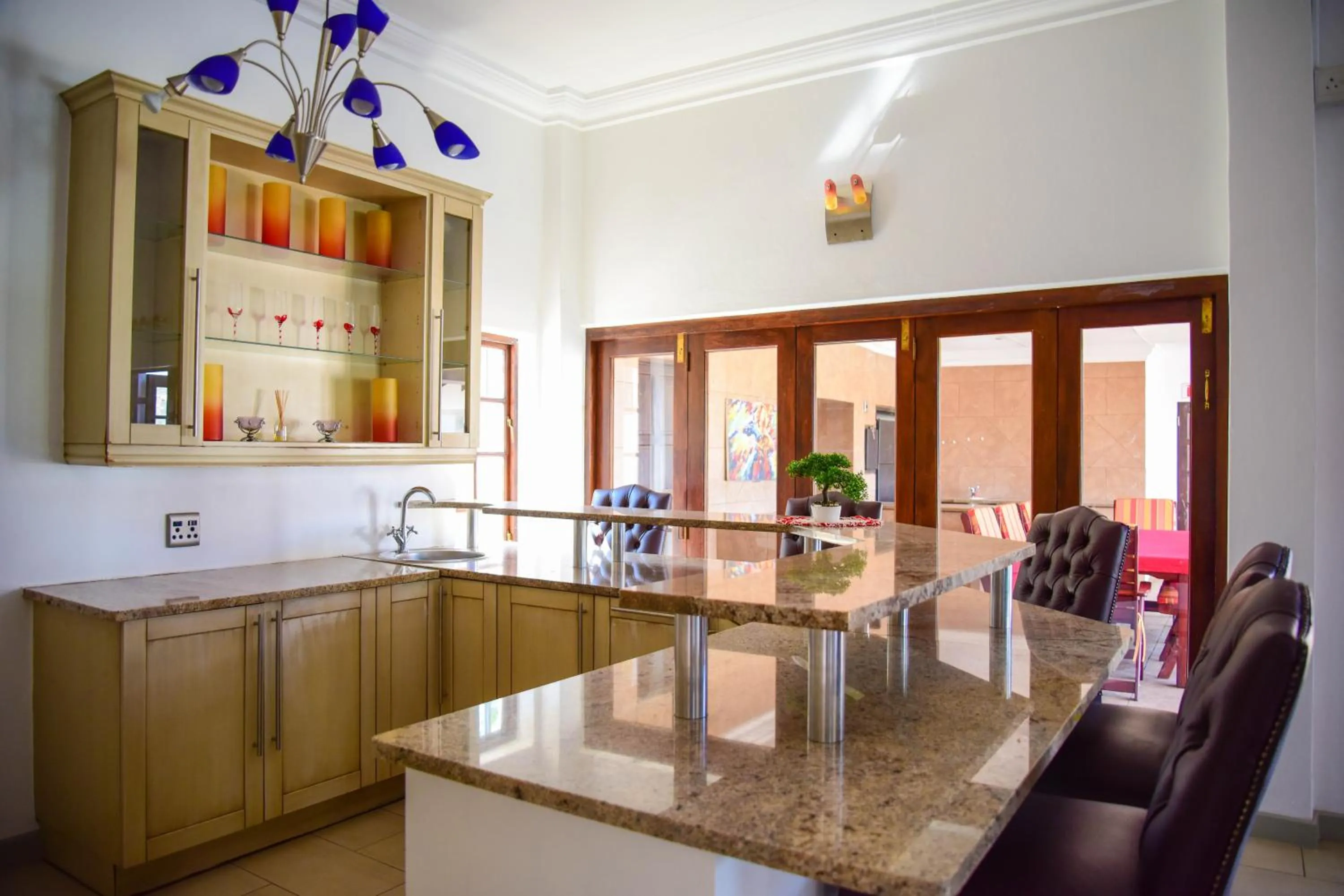 Kitchen or kitchenette in Indlovukazi Guesthouse