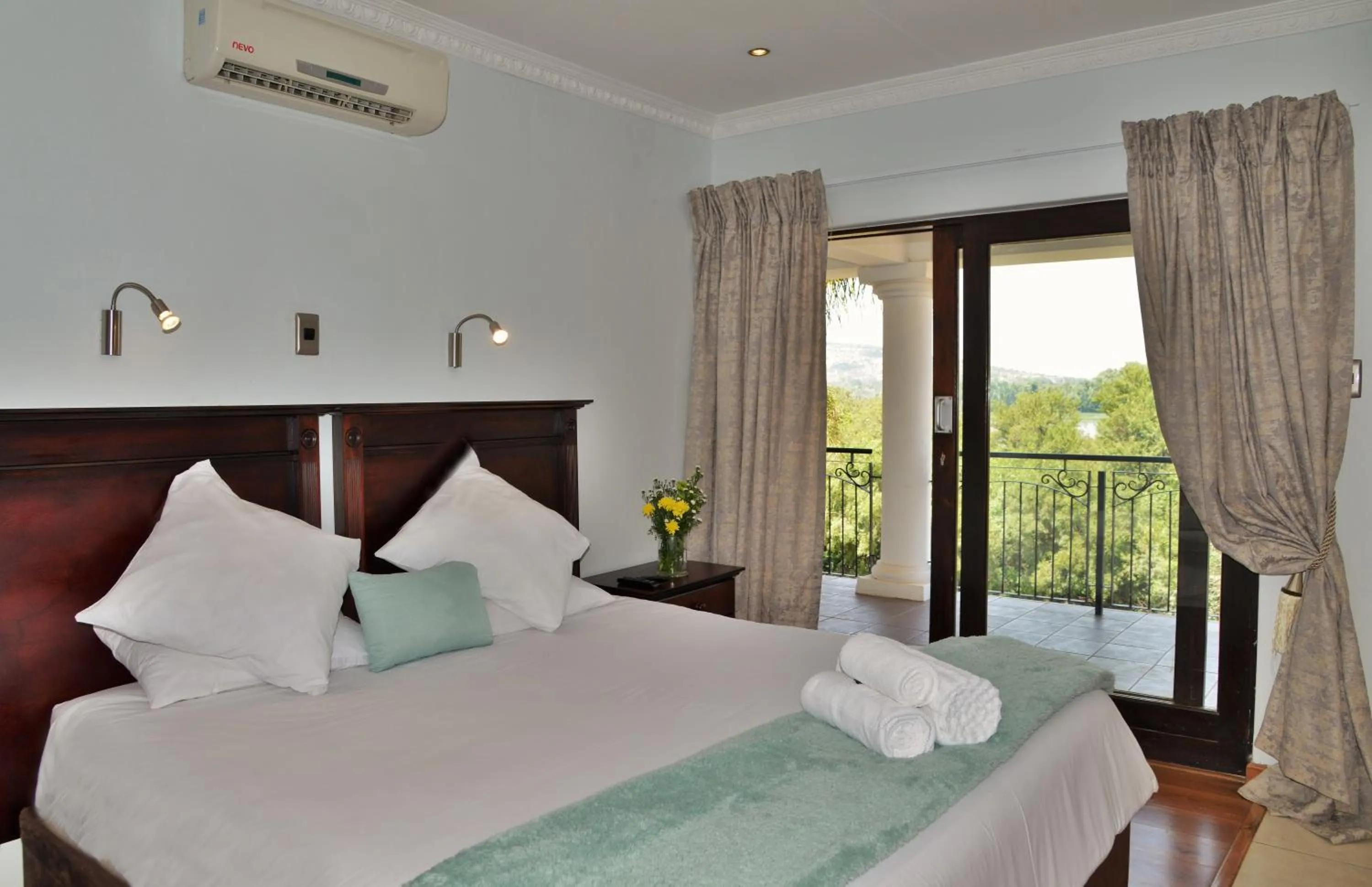 Bed in Indlovukazi Guesthouse