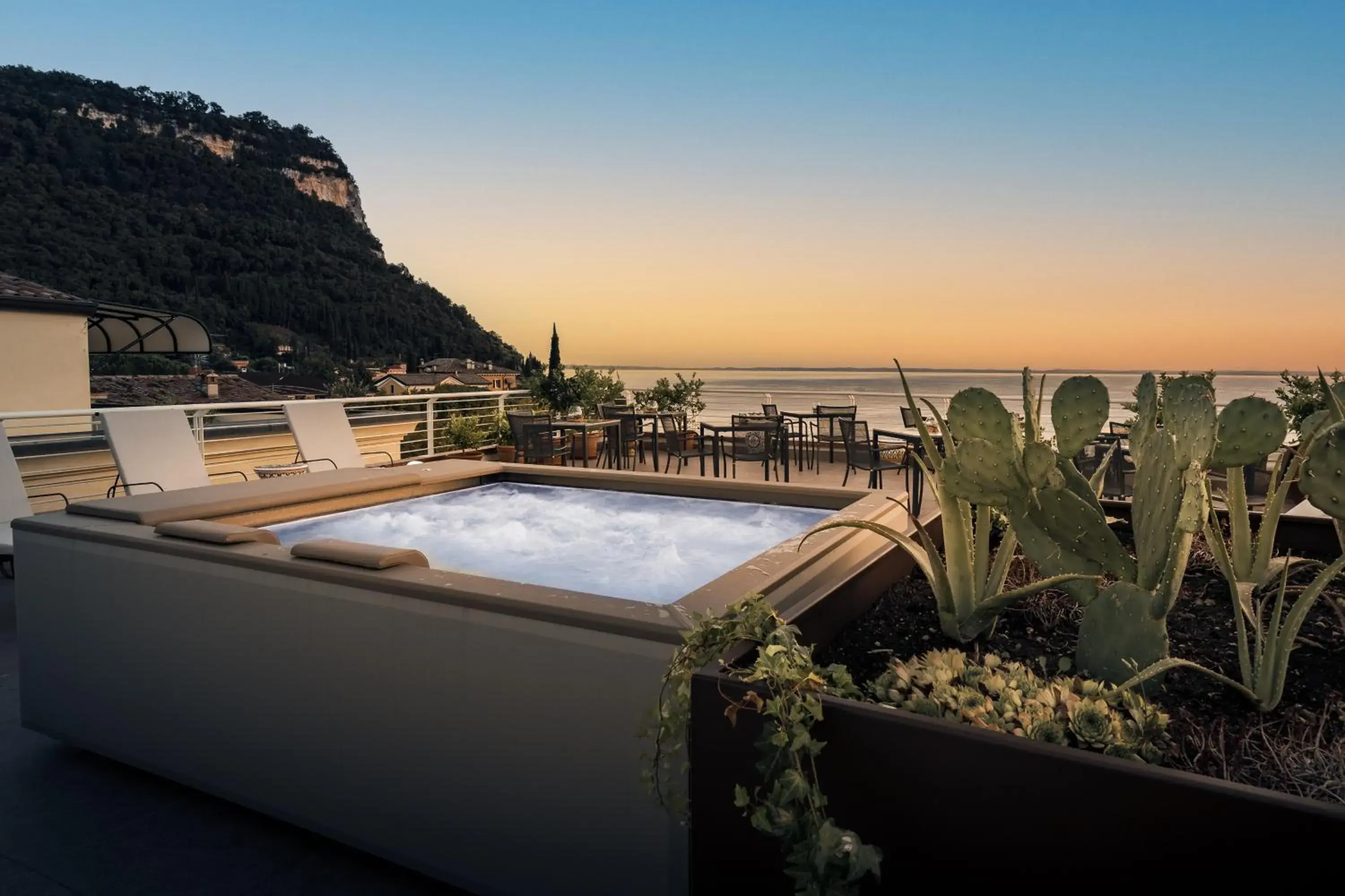 Natural landscape, Swimming Pool in Hotel Giardinetto