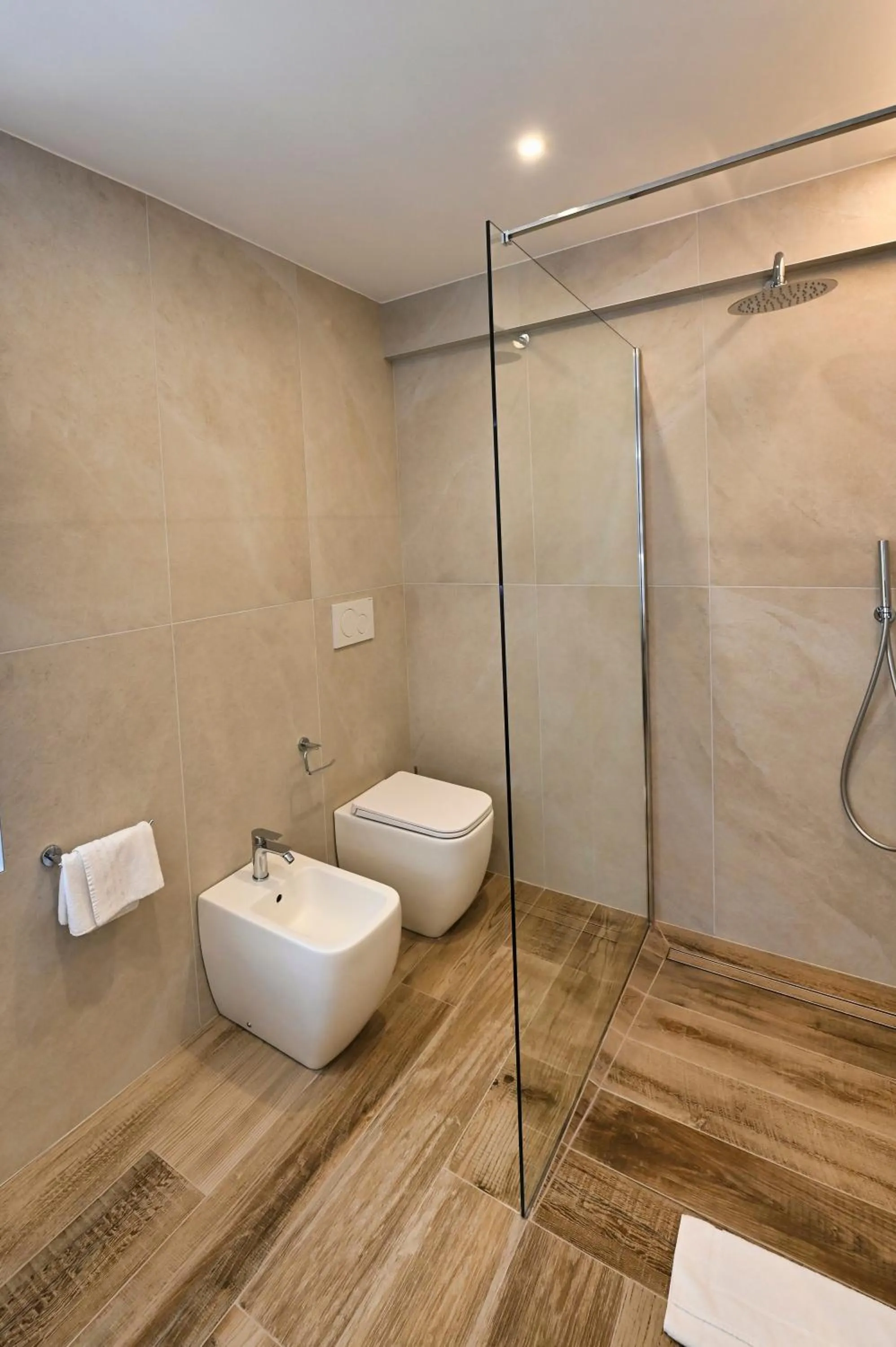 Shower in Hotel Giardinetto