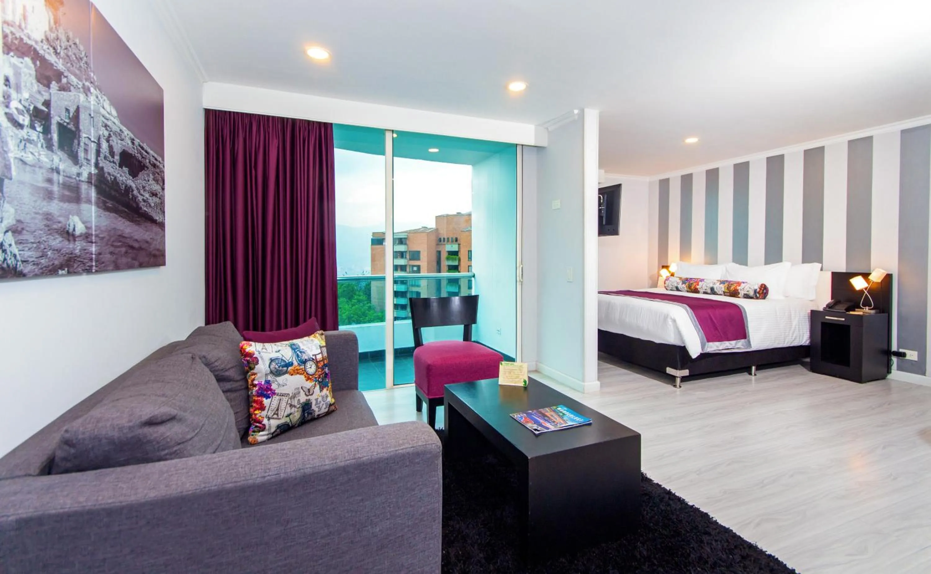 Photo of the whole room, Bed in The Morgana Poblado Suites Hotel