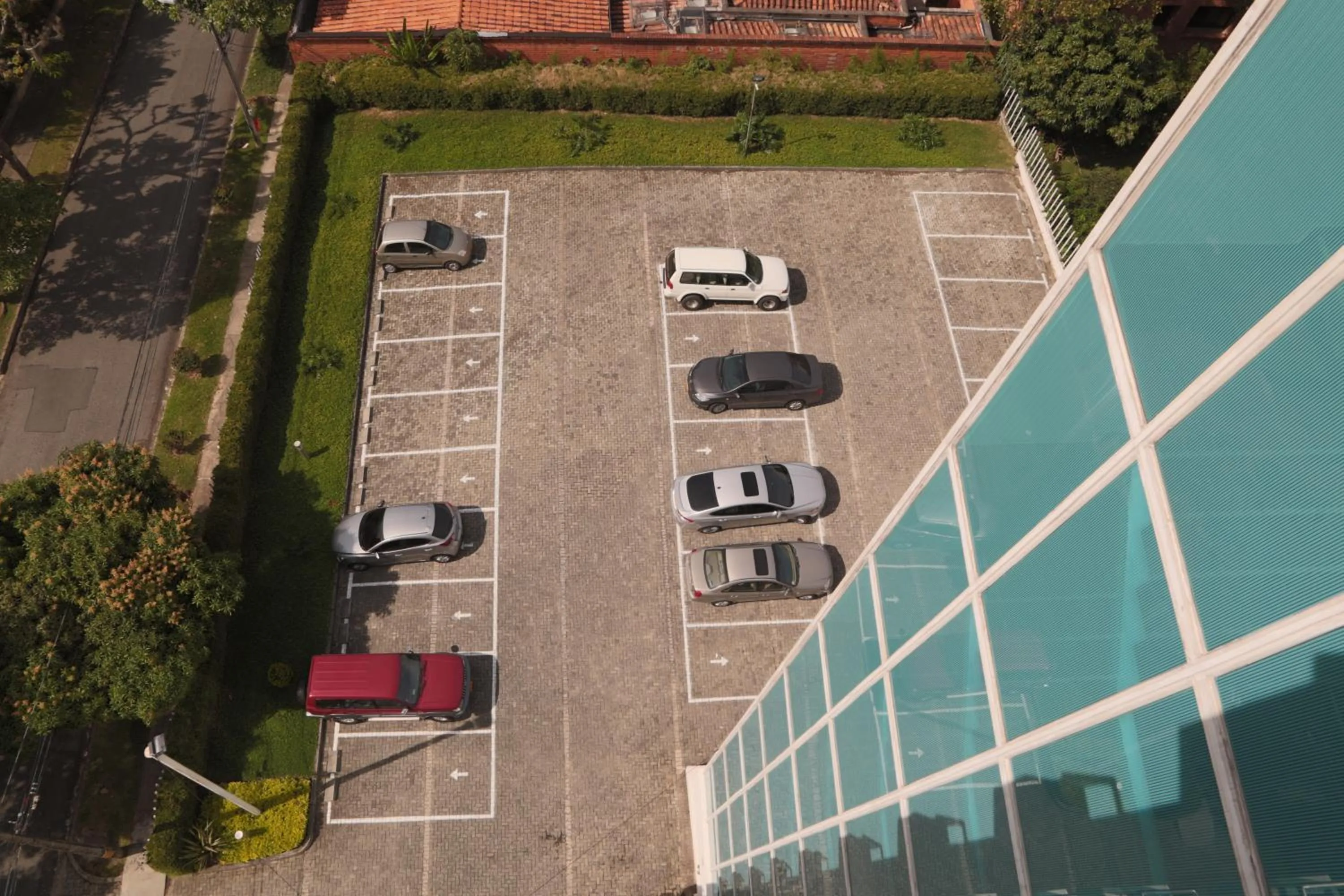 Parking in The Morgana Poblado Suites Hotel