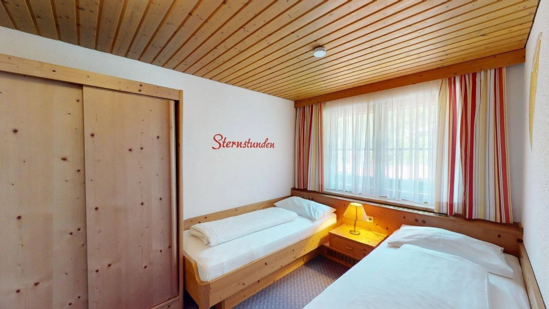 Bedroom, Bed in Hotel - Restaurant - Sonnblick