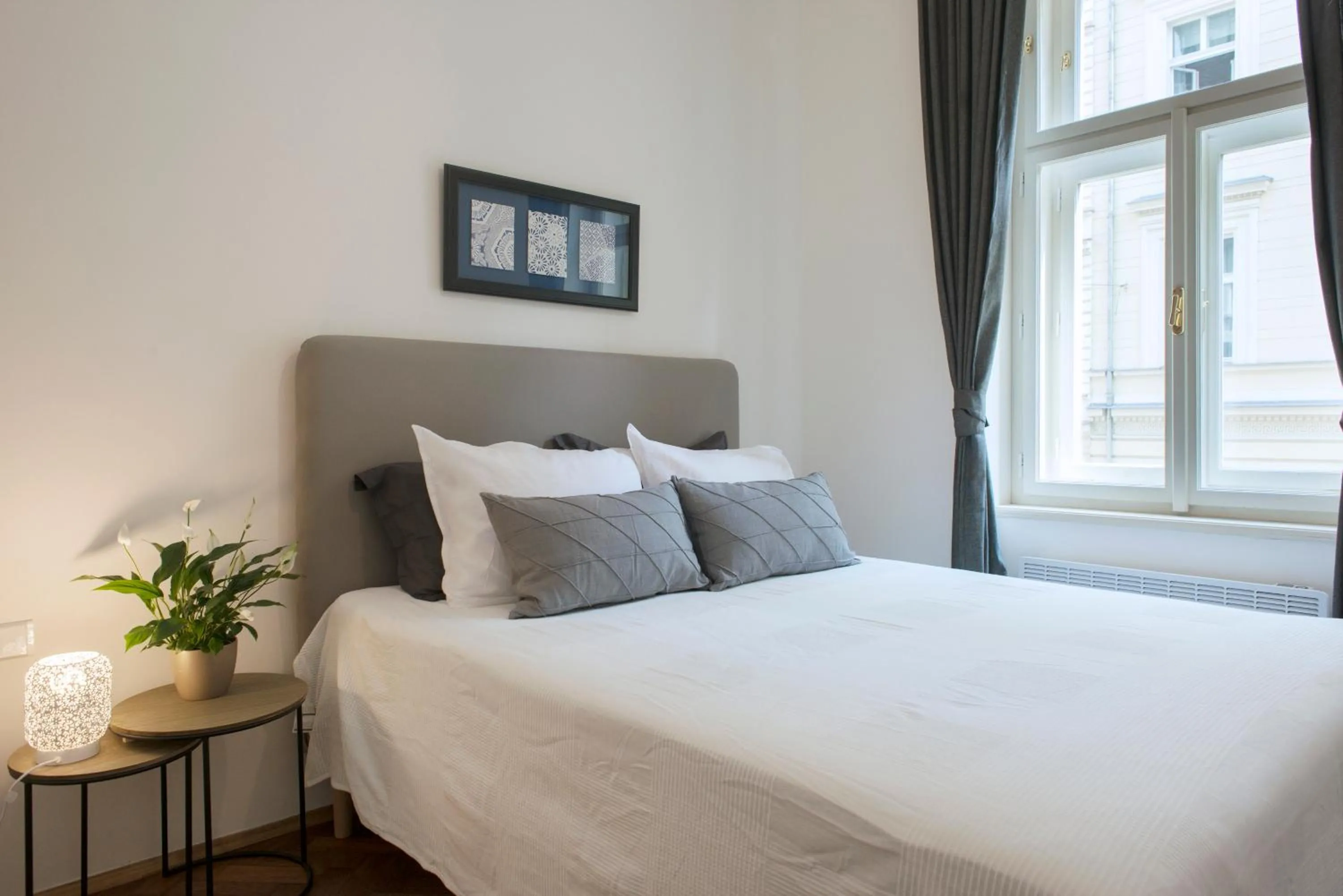 Photo of the whole room, Bed in Kent Ridge Loft (Lublanska)