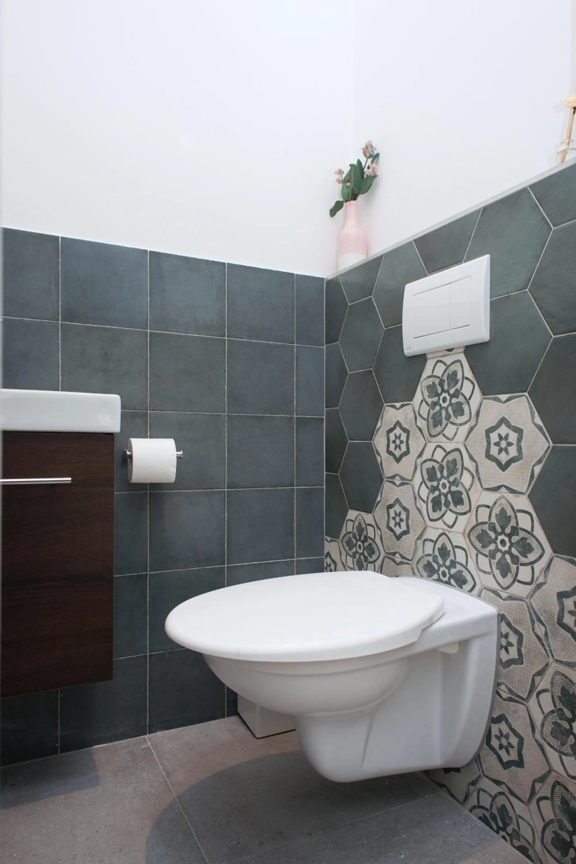 Shower in Kent Ridge Loft (Lublanska)