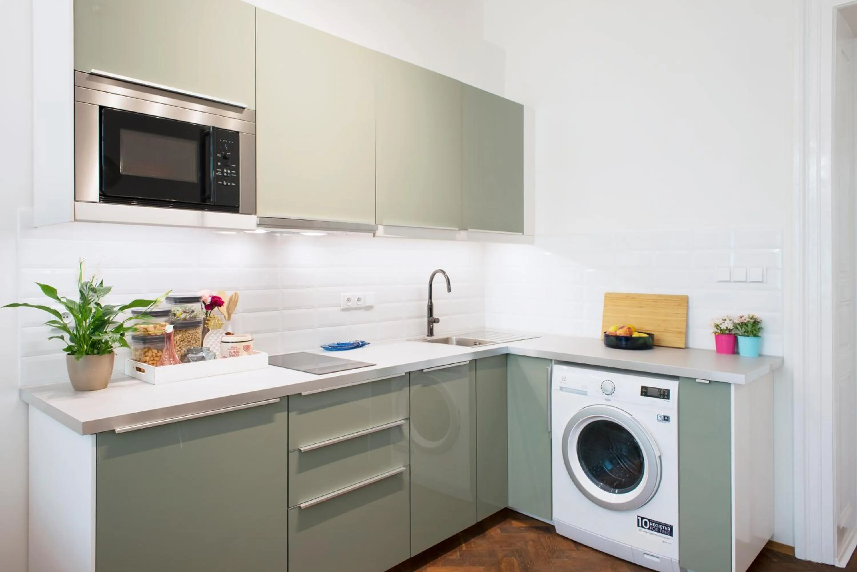 Food and drinks in Kent Ridge Loft (Lublanska)