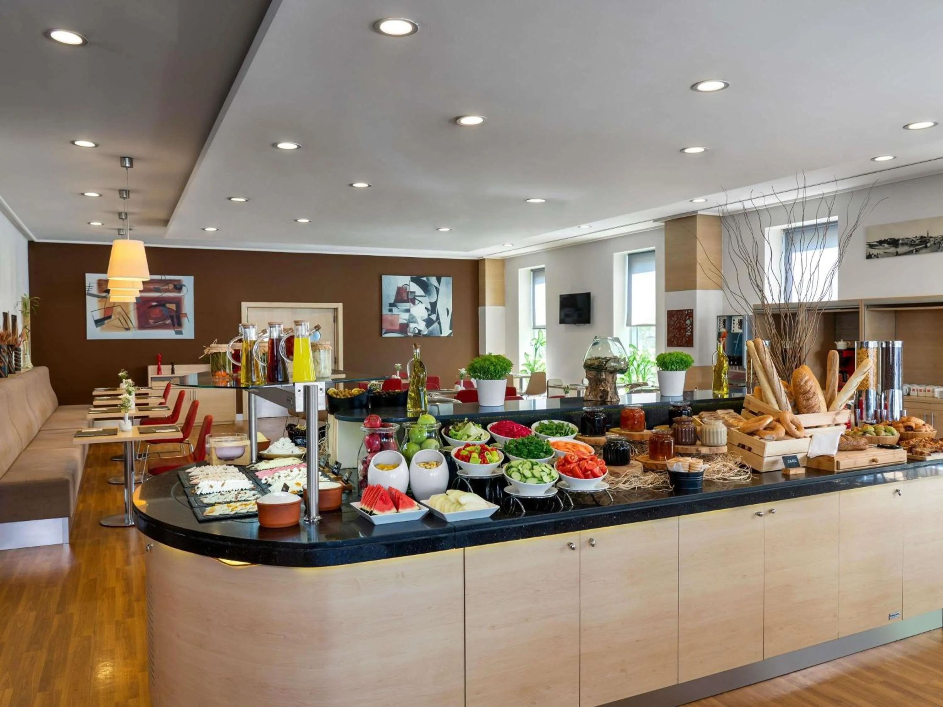 Restaurant/places to eat in ibis Adana