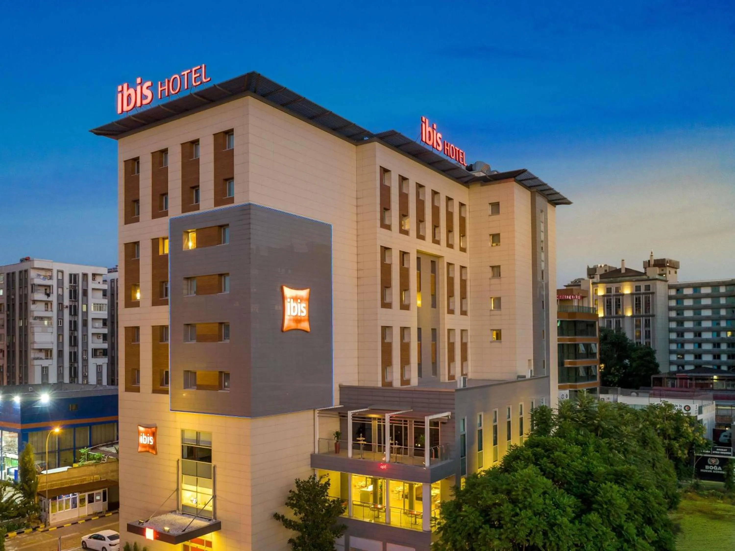 Bedroom in ibis Adana