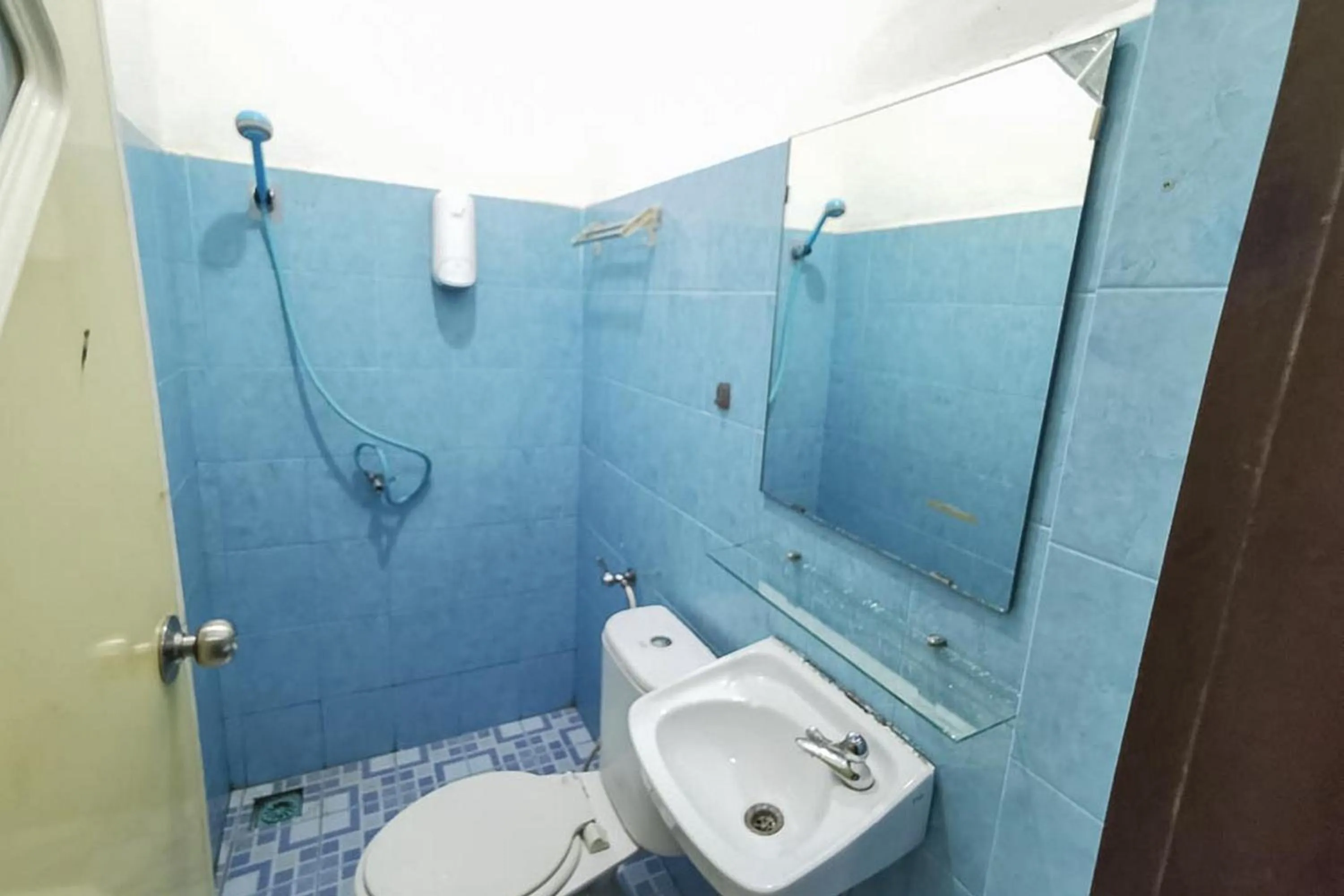 Bathroom in Good Sleep Balikpapan Mitra RedDoorz