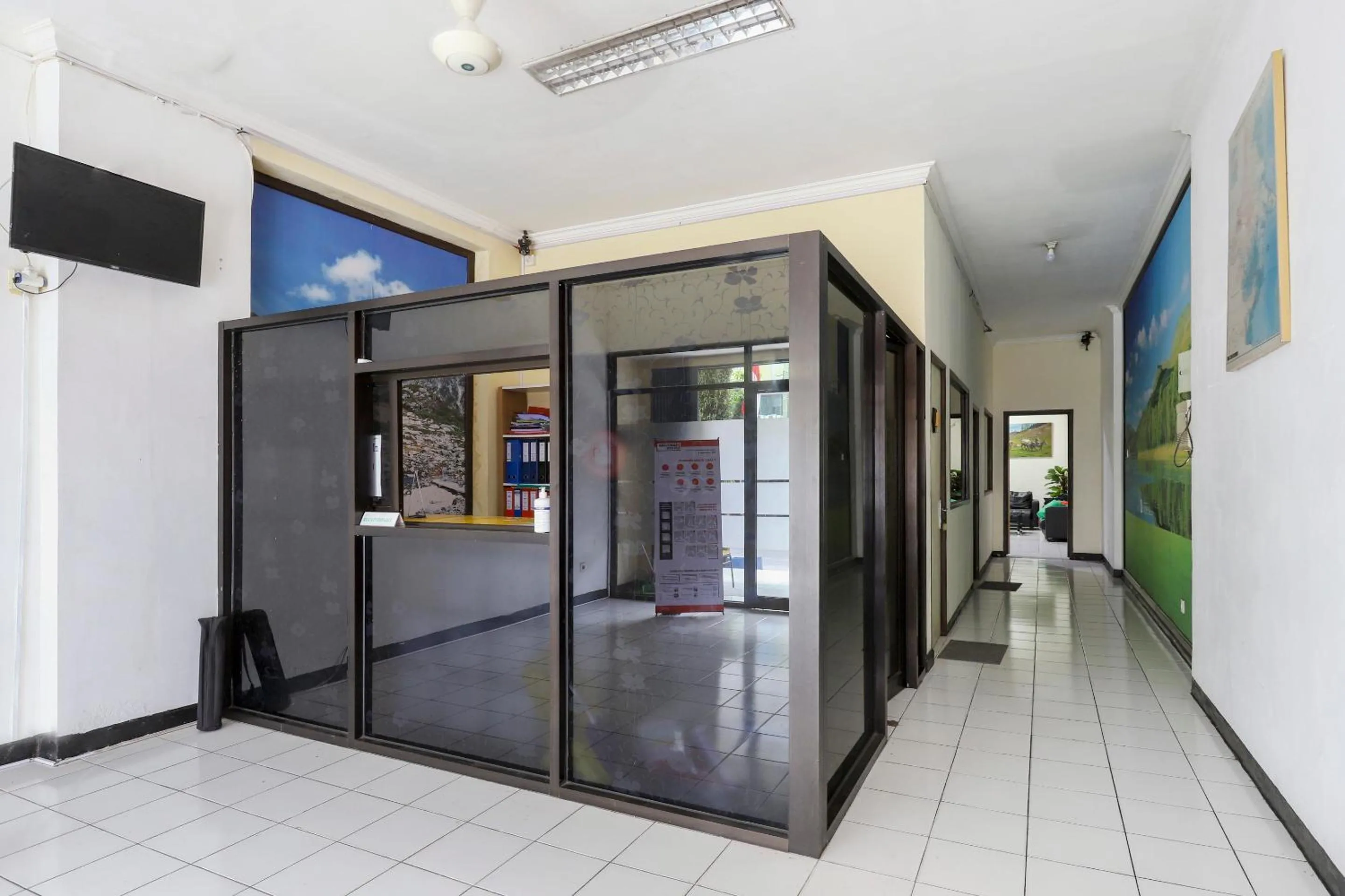 Lobby or reception in Good Sleep Balikpapan Mitra RedDoorz