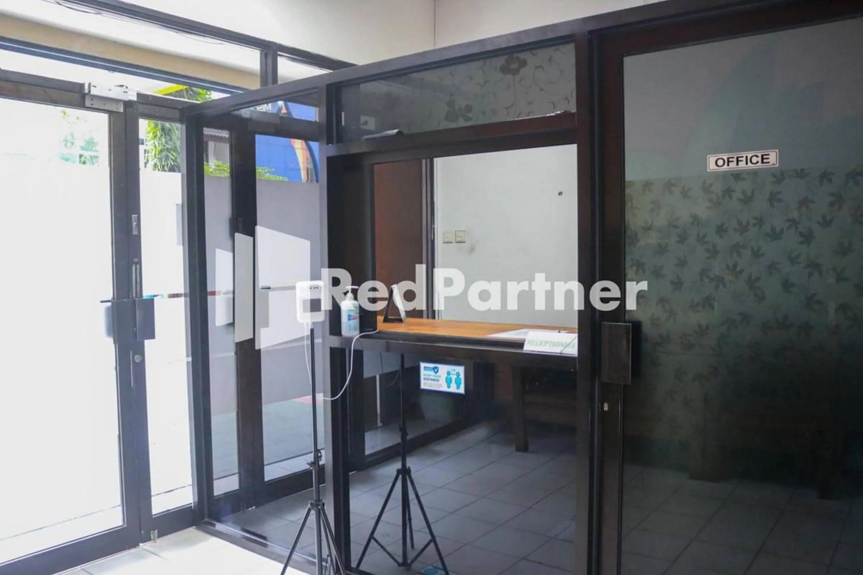 Lobby or reception in Good Sleep Balikpapan Mitra RedDoorz