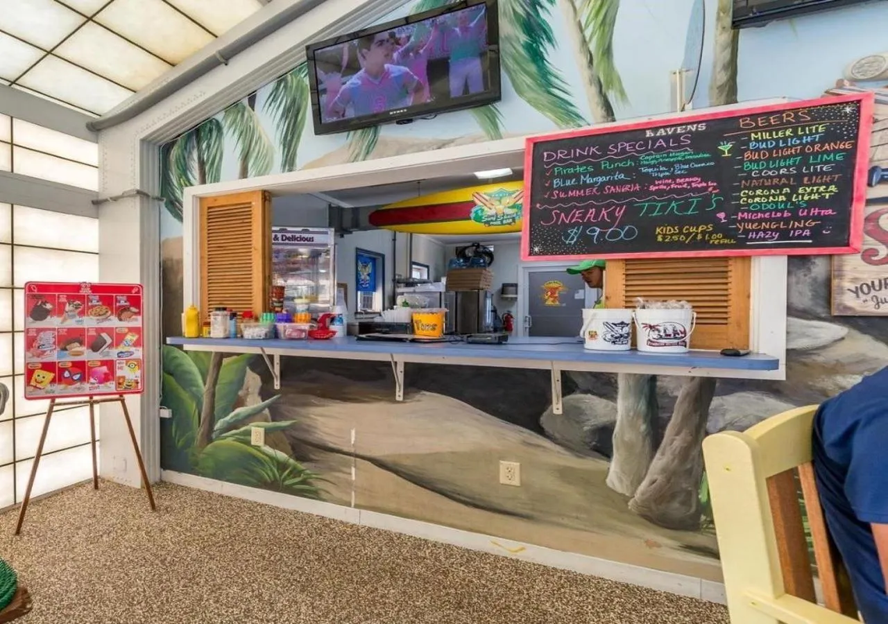 Lounge or bar in Francis Scott Key Family Resort