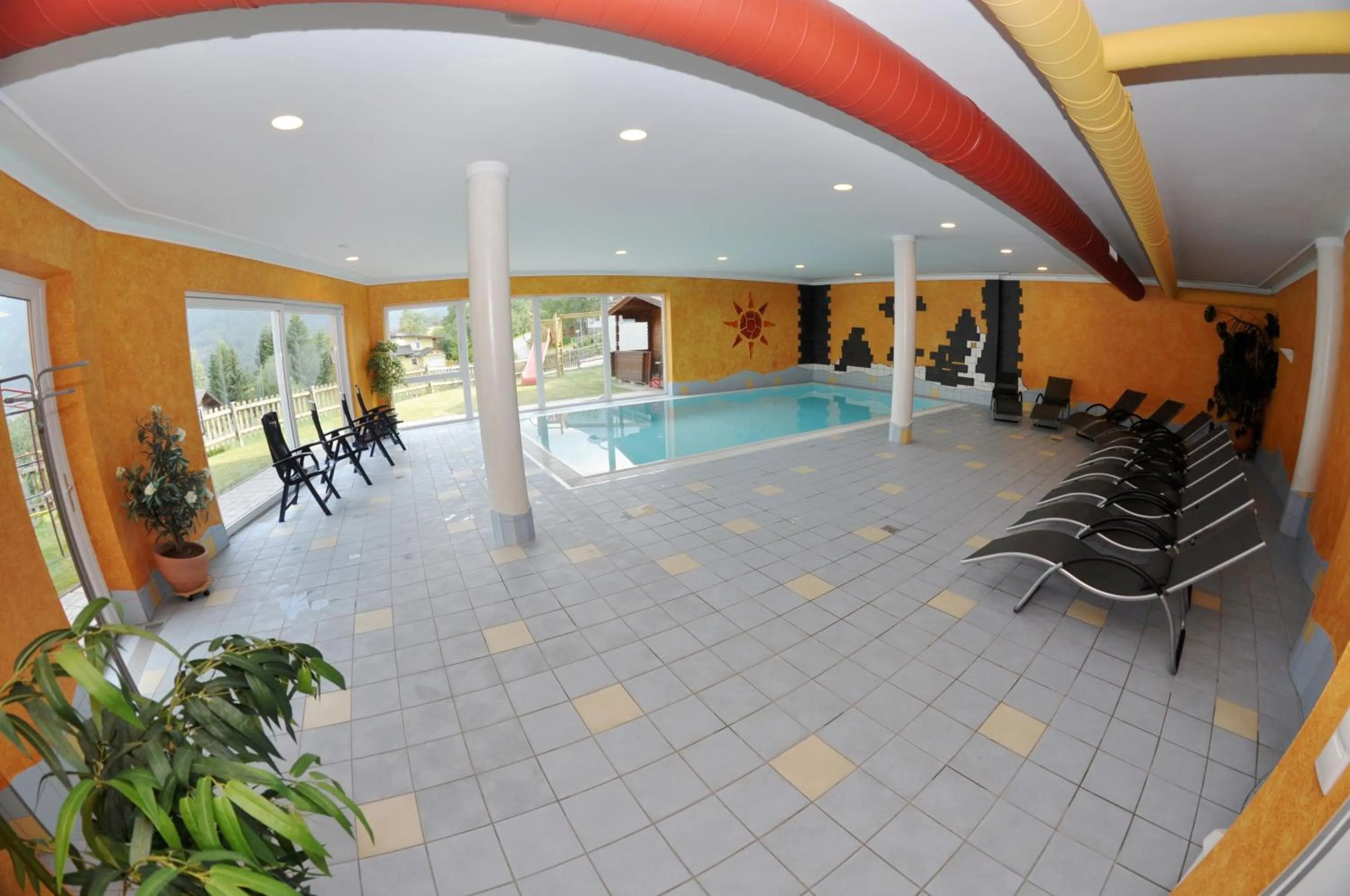 Swimming pool in Apparthotel Bliem