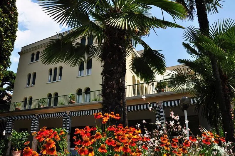 Facade/entrance in Hotel Terminus