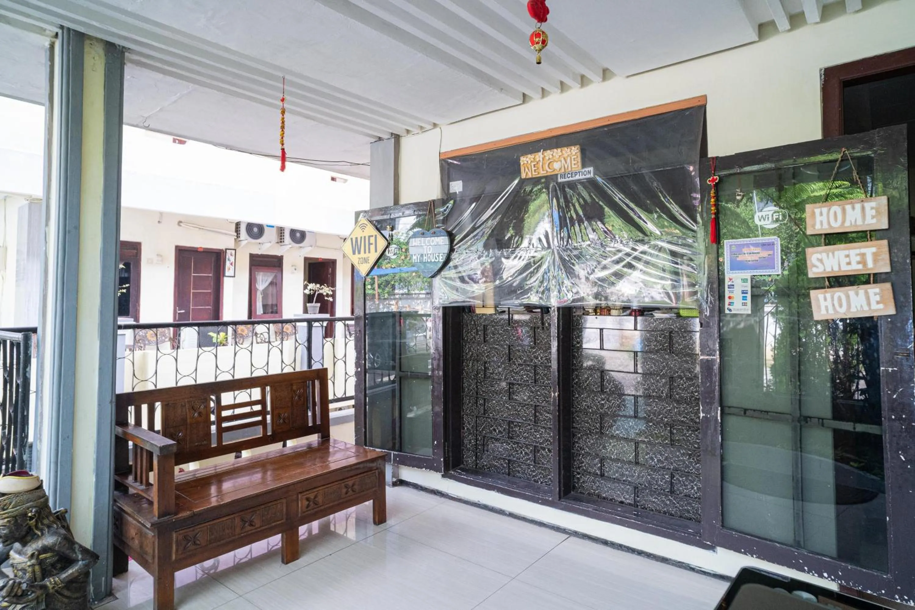 RedDoorz near Cyber Mall