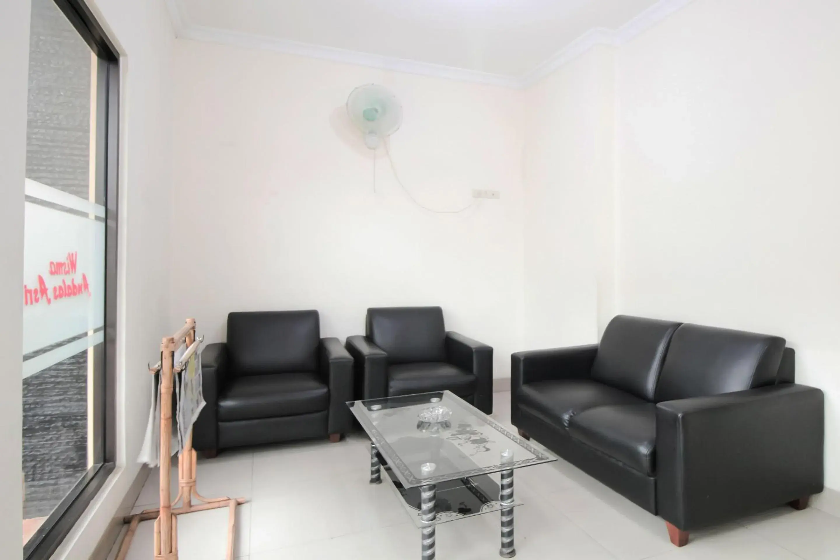 Lobby or reception in RedDoorz at Andalas Asri Lampung Lobby or reception in RedDoorz at Andalas Asri Lampung