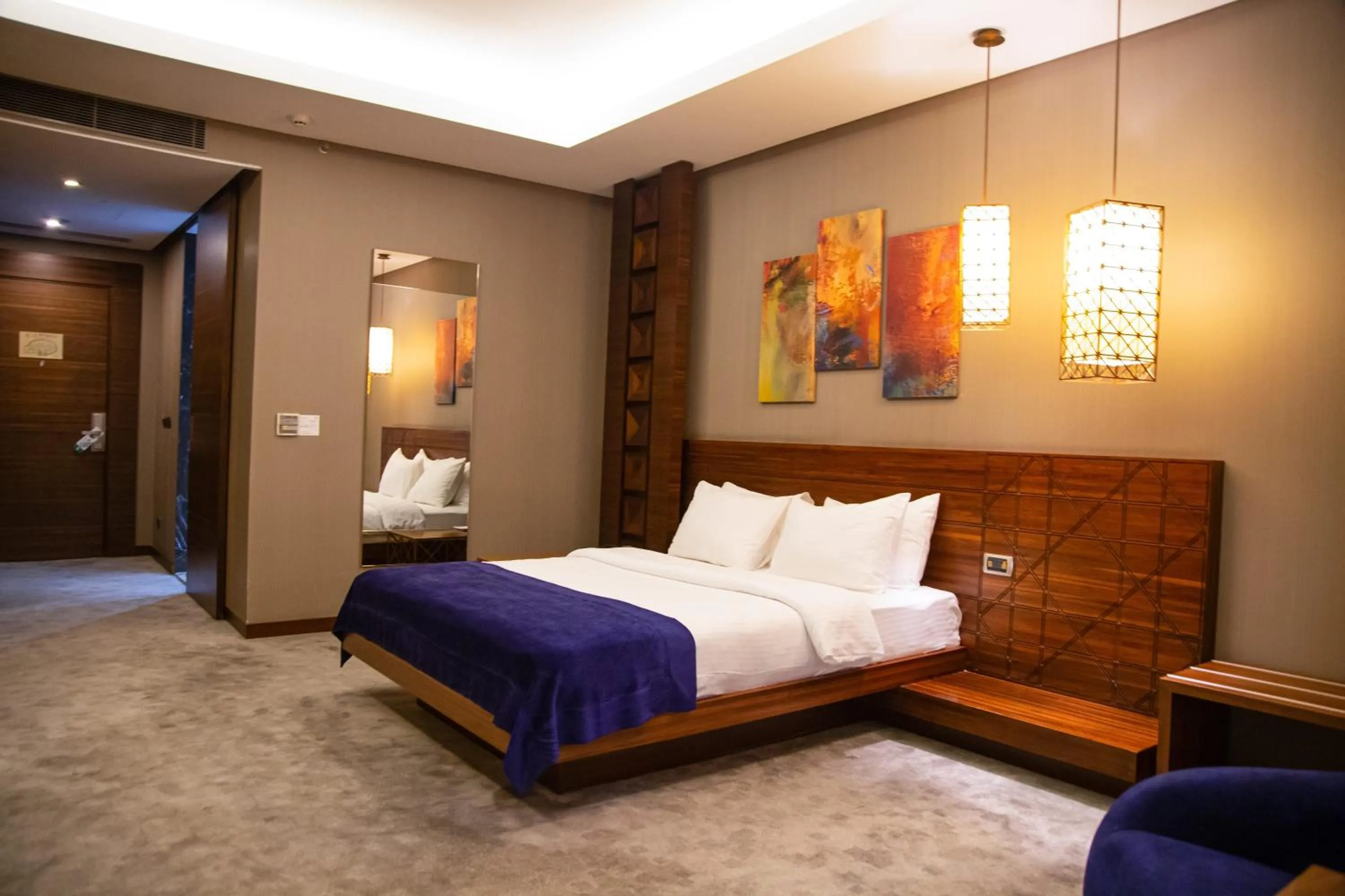 Photo of the whole room, Bed in Gold Majesty Hotel