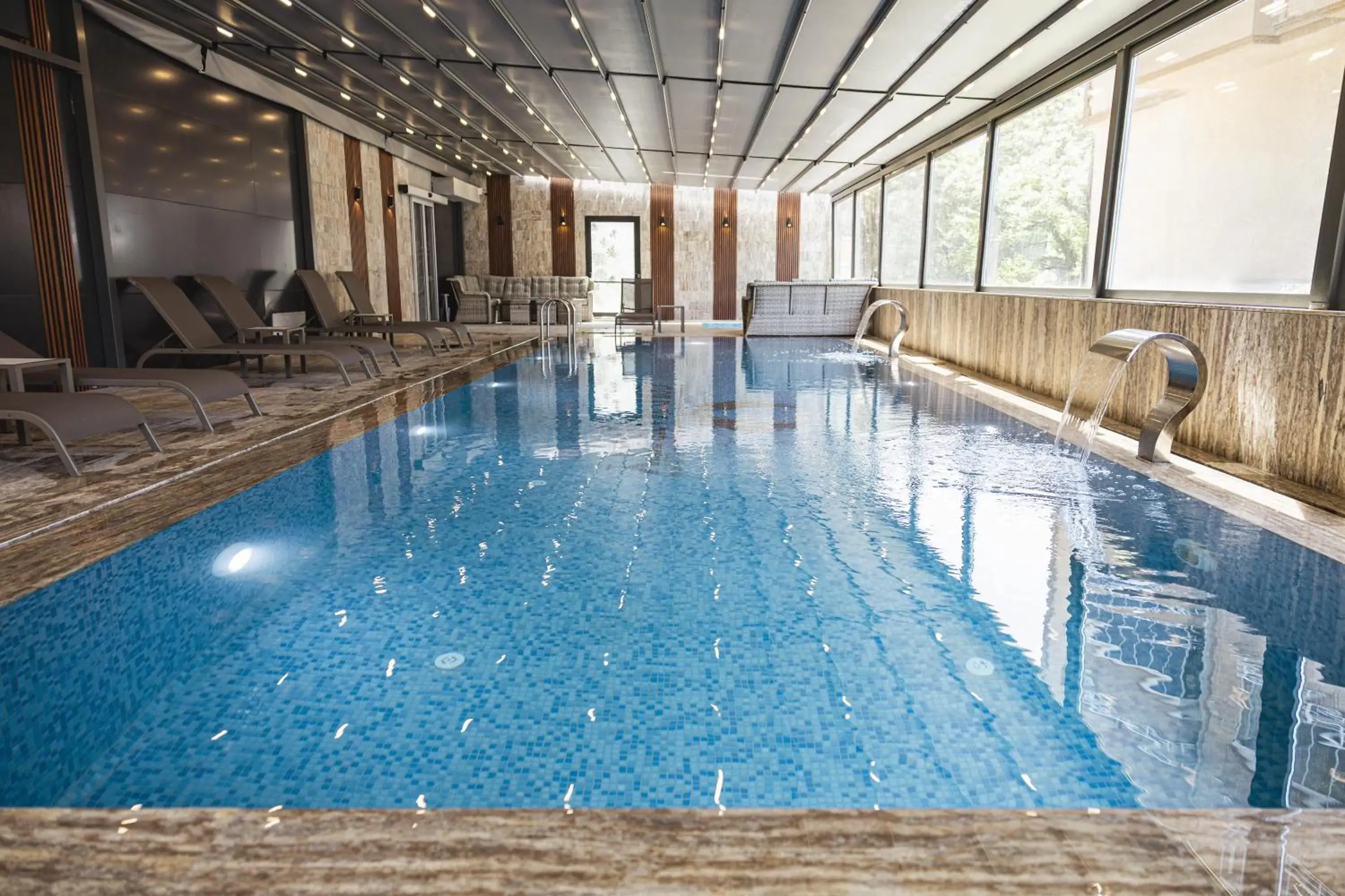 Swimming pool in Gold Majesty Hotel Swimming pool in Gold Majesty Hotel