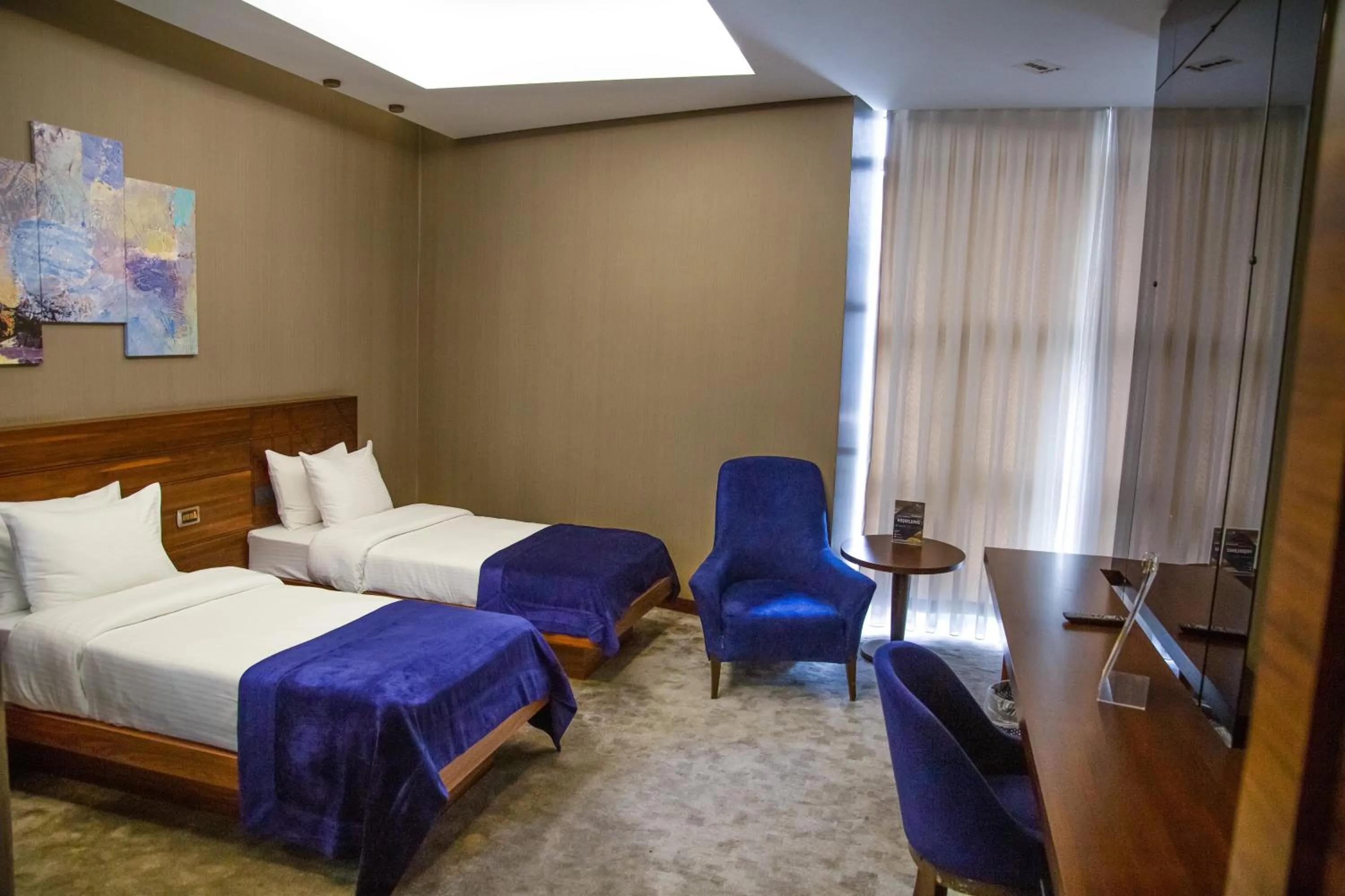 Photo of the whole room, Bed in Gold Majesty Hotel