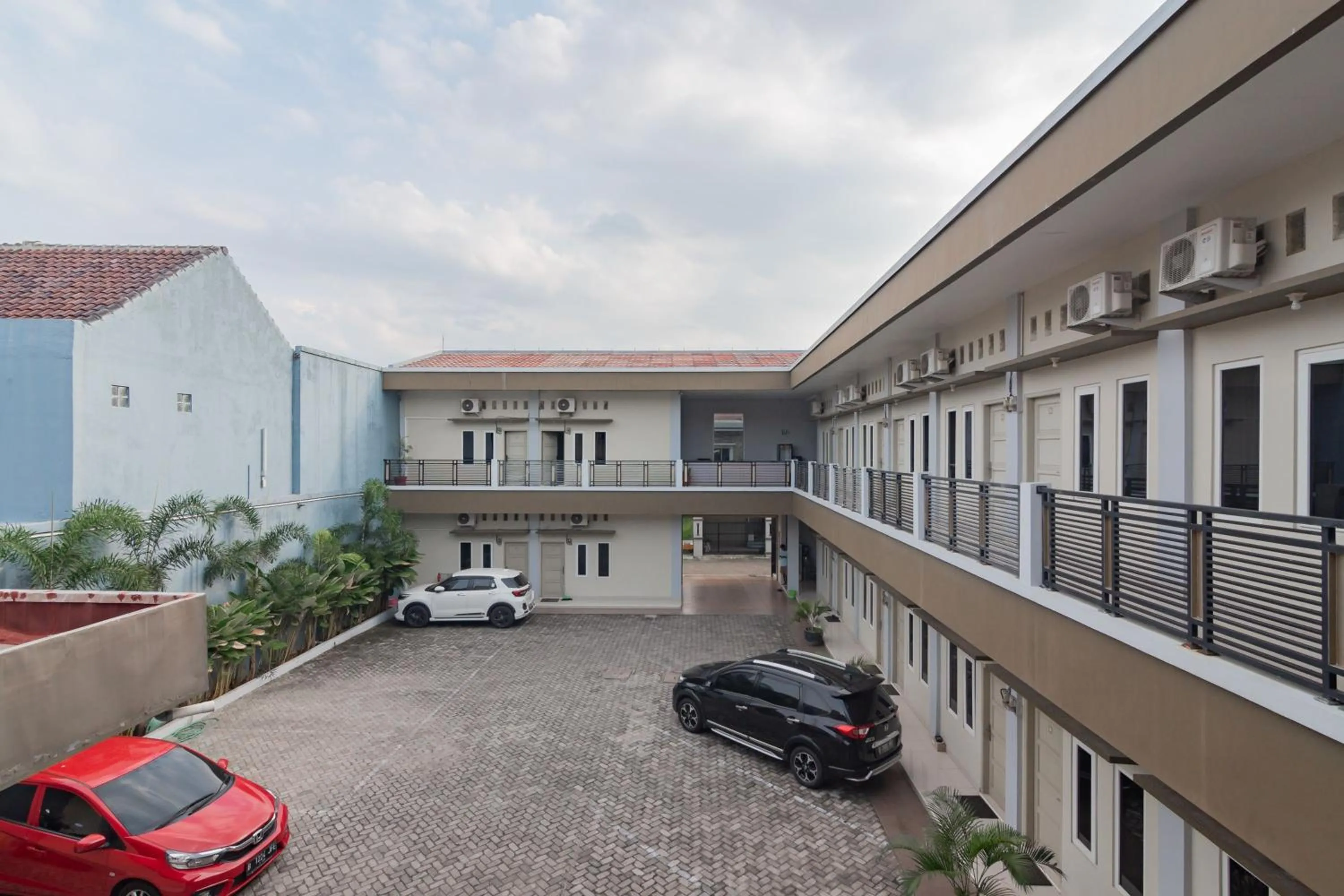 Property building in RedDoorz Plus Syariah @ Tuparev Cirebon 3